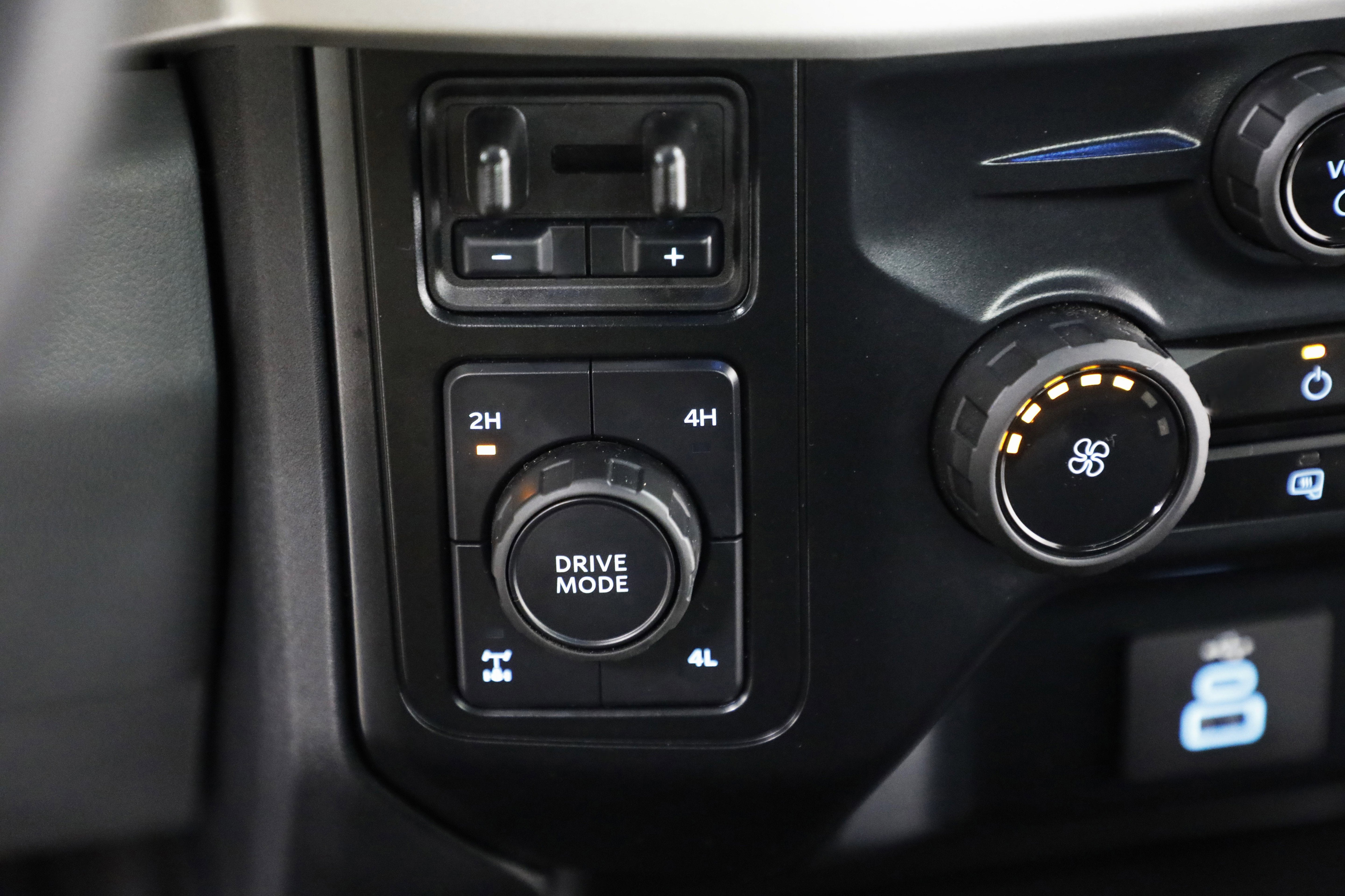 2025 Ford Super Duty F-350 SRW XL