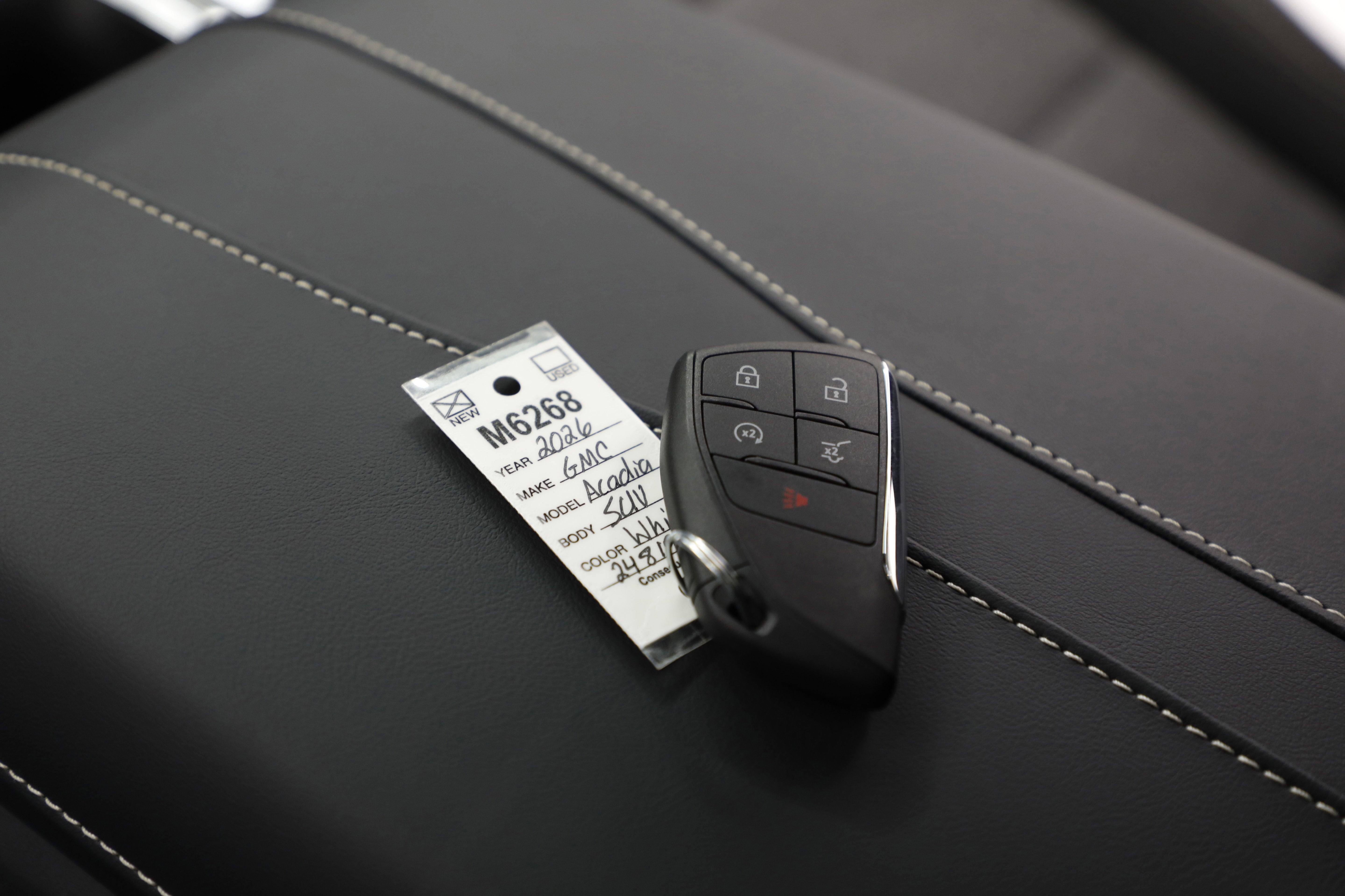 2026 GMC Acadia Elevation