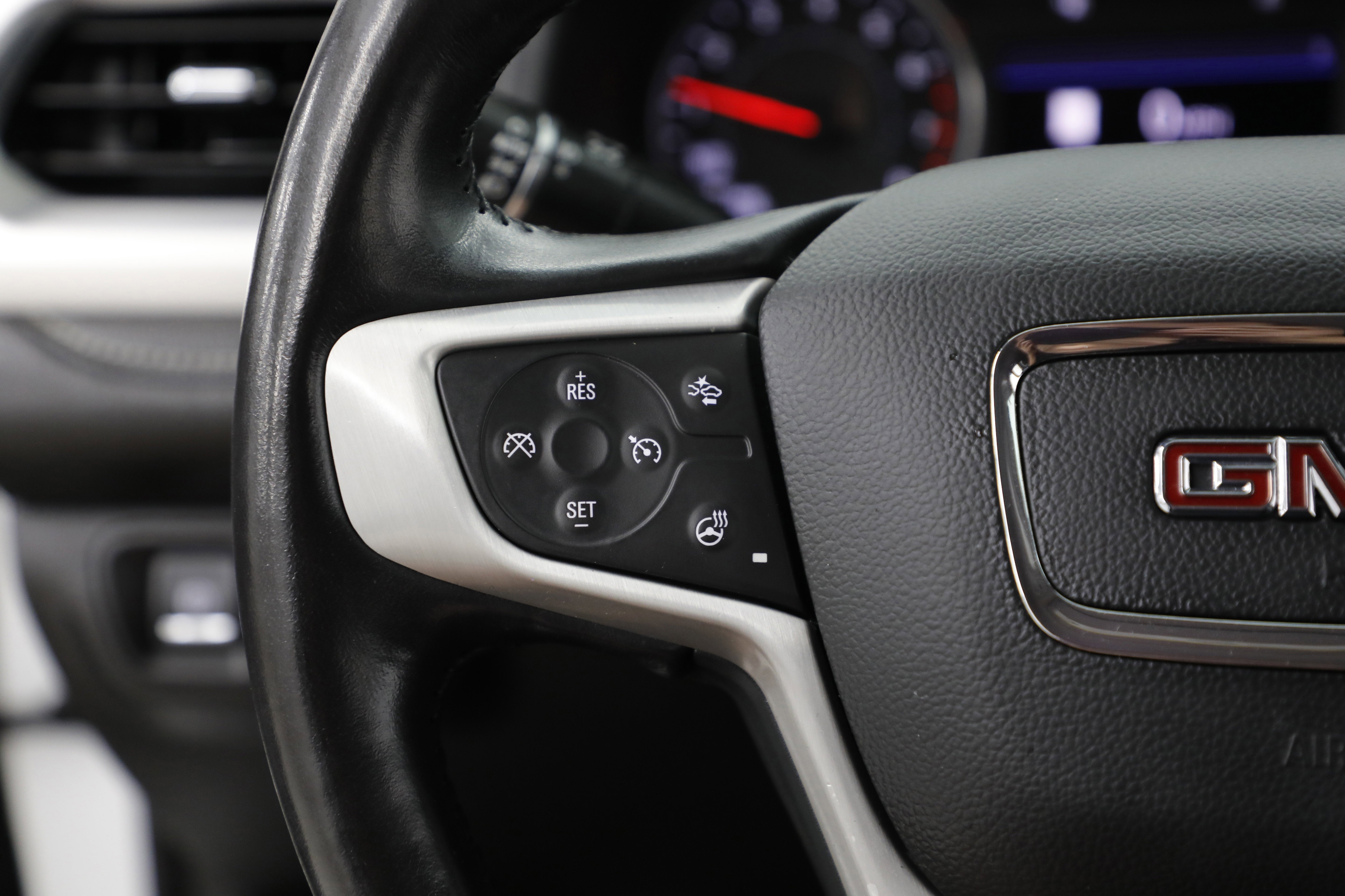 2022 GMC Acadia SLT
