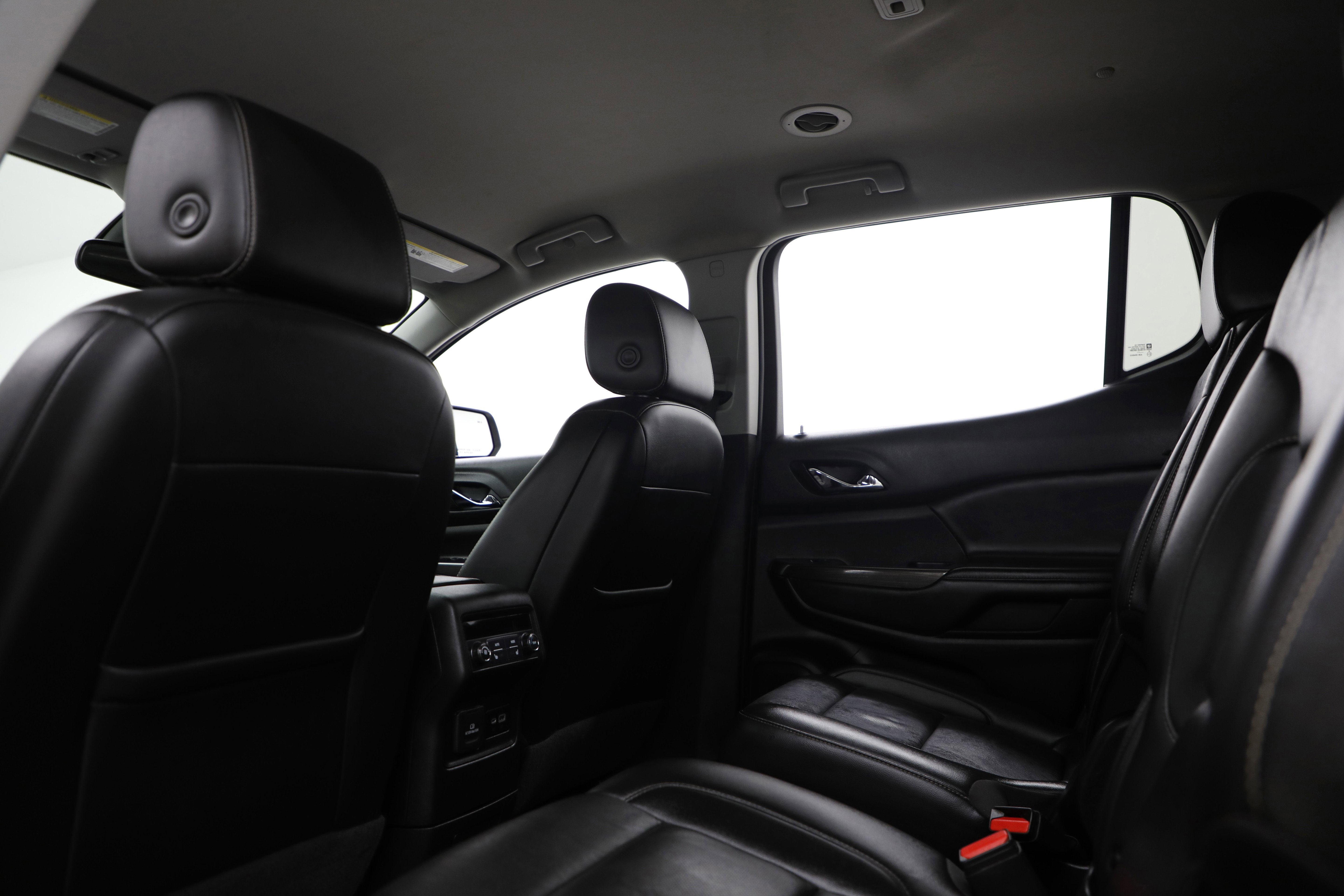 2022 GMC Acadia SLT