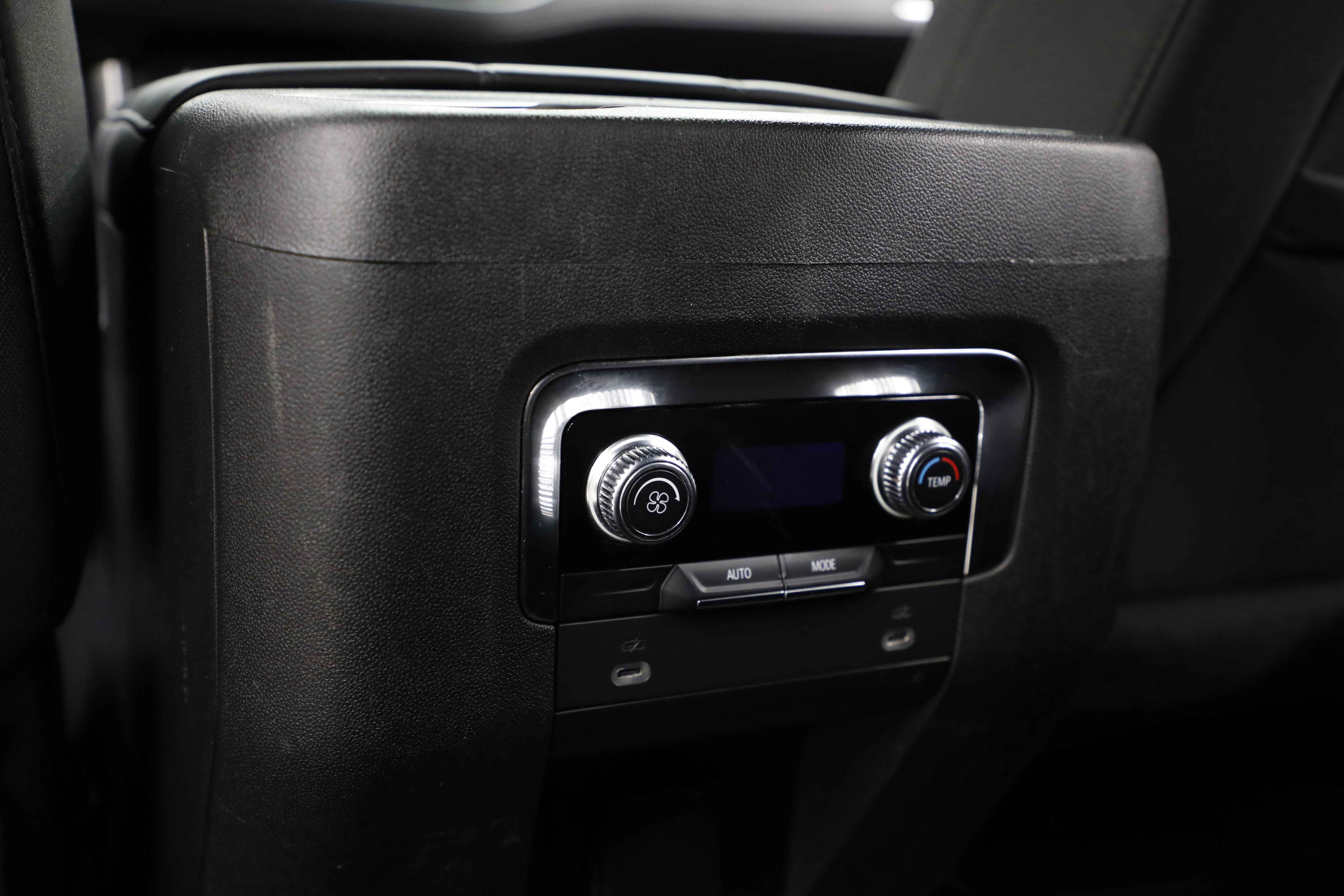 2022 GMC Yukon XL SLE