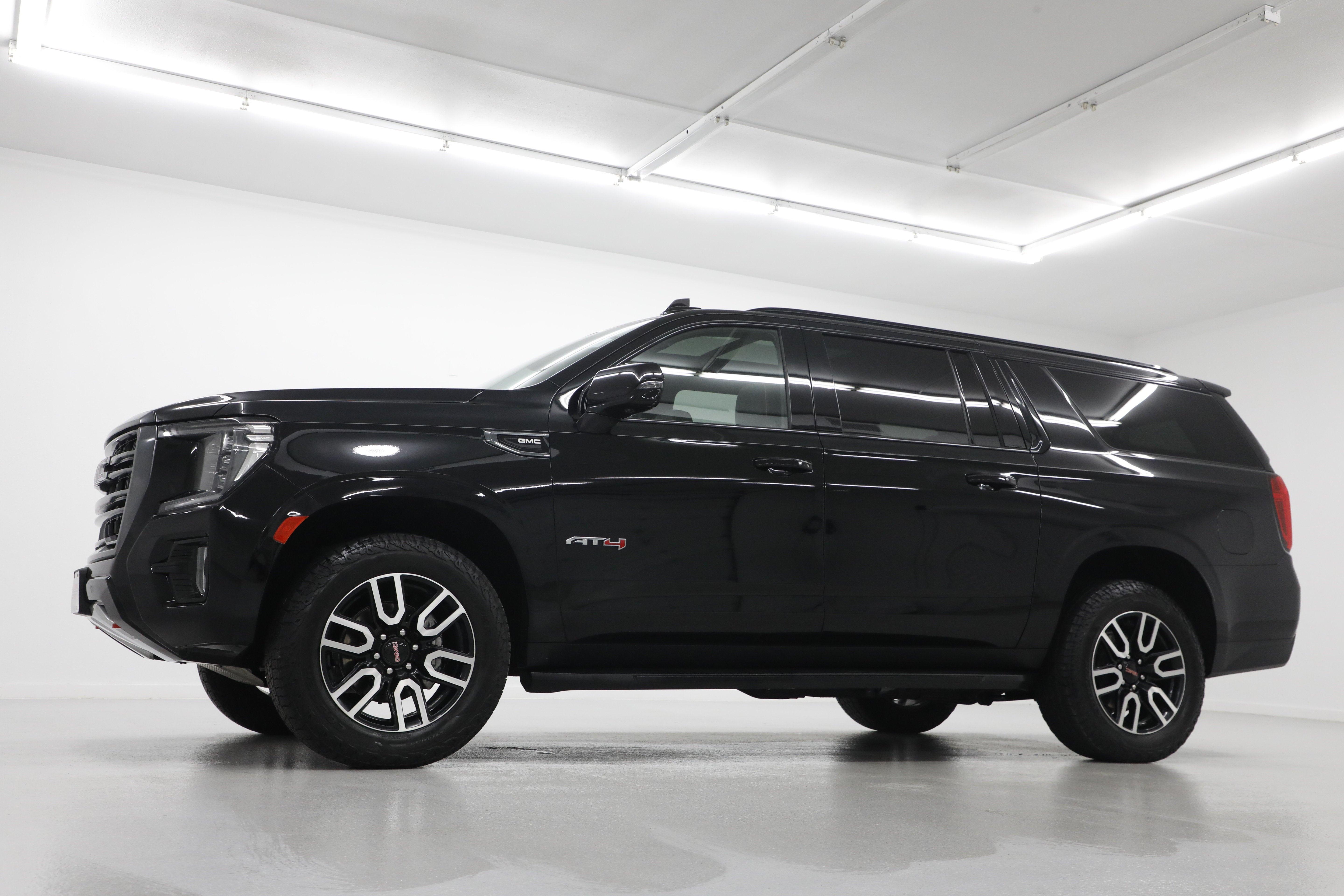 2023 GMC Yukon XL AT4