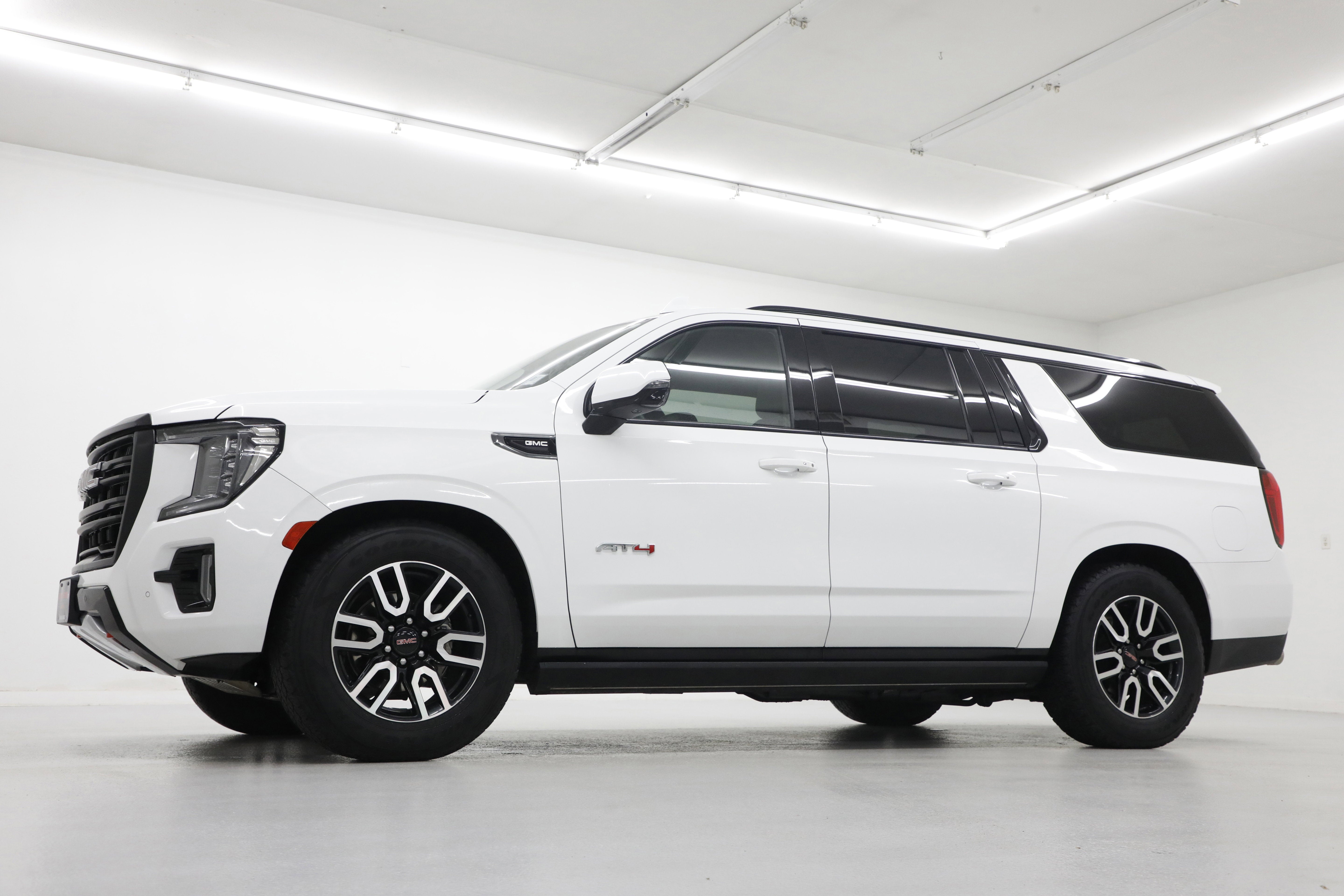 2023 GMC Yukon XL AT4