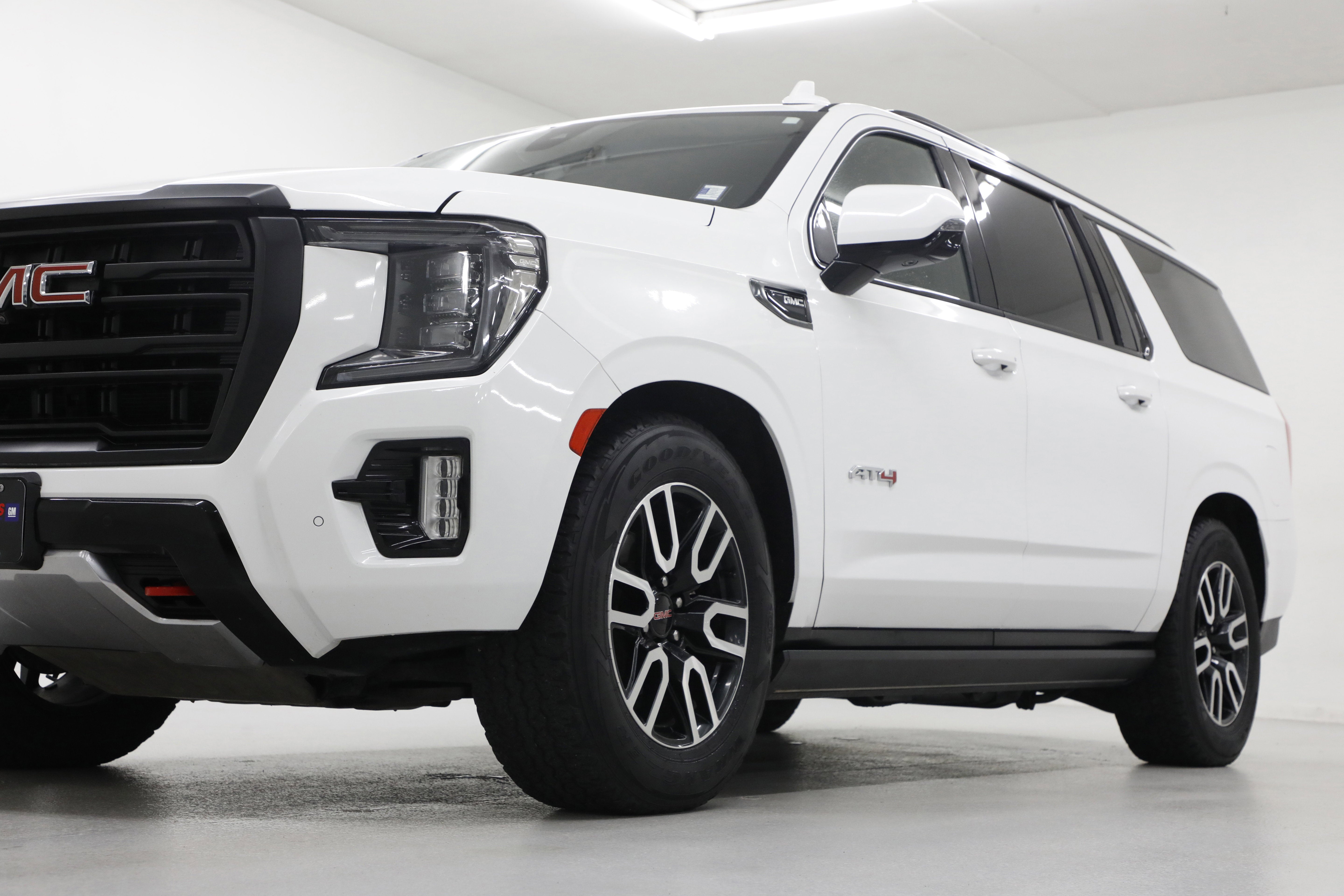 2023 GMC Yukon XL AT4