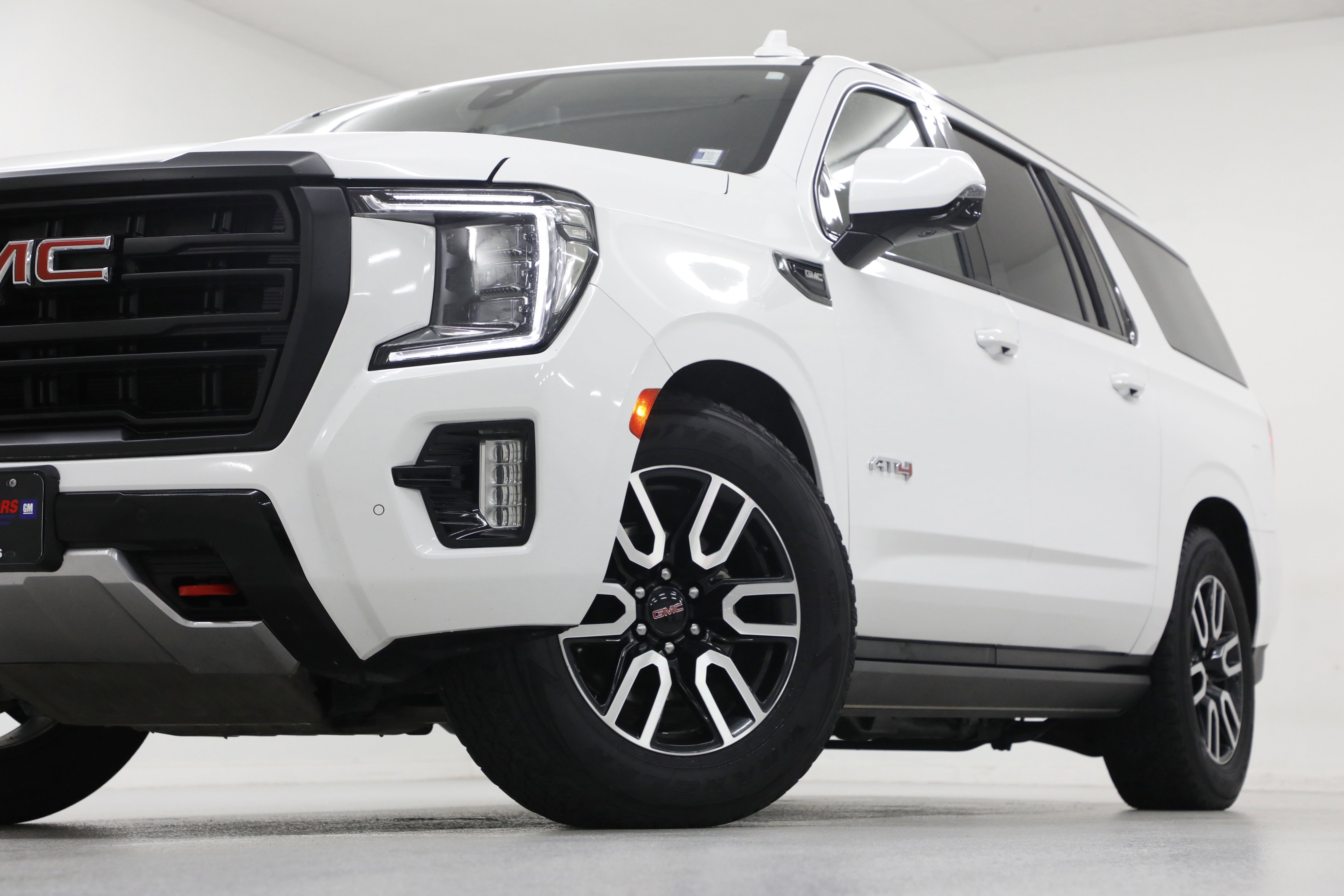 2023 GMC Yukon XL AT4