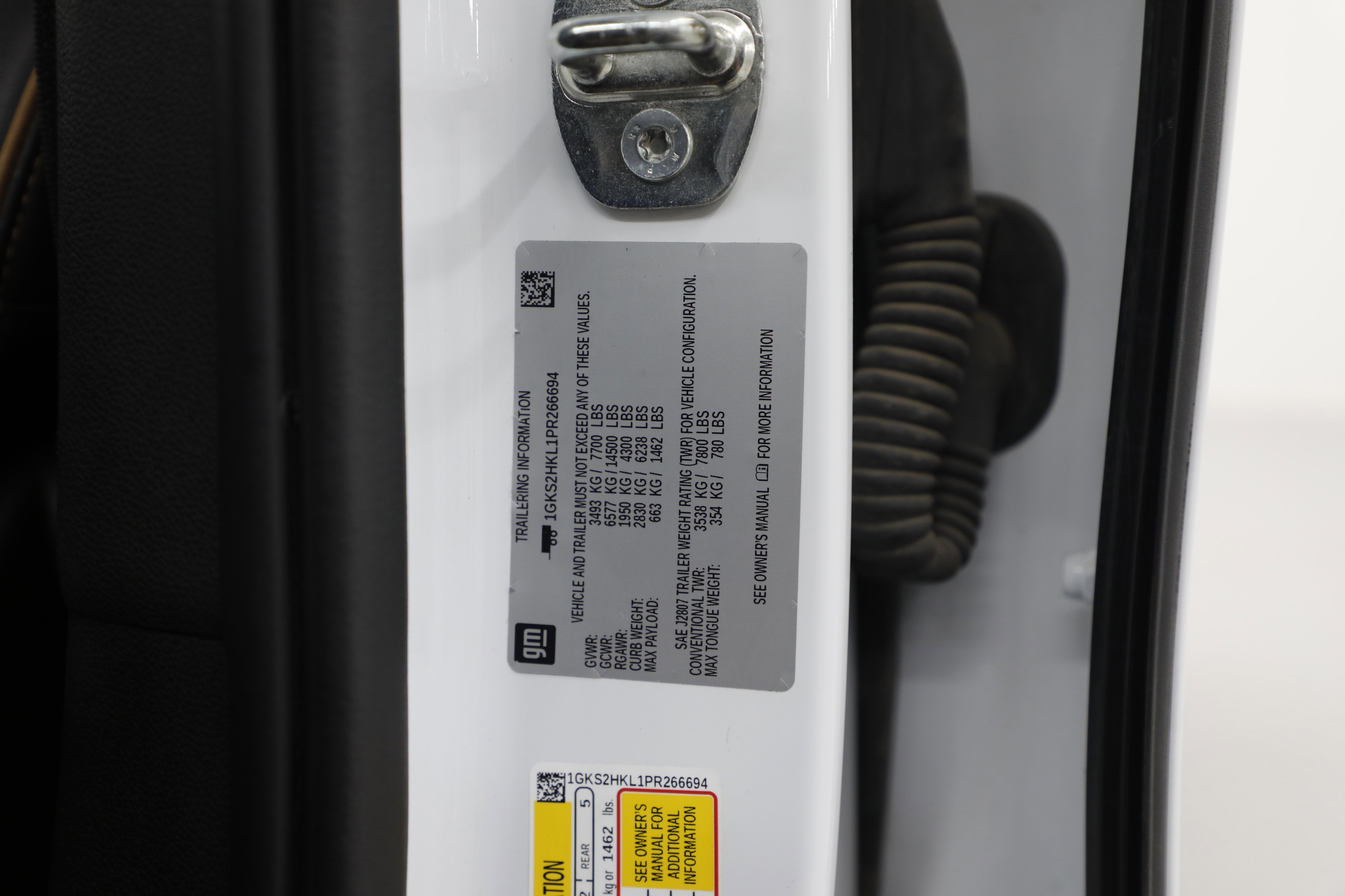 2023 GMC Yukon XL AT4