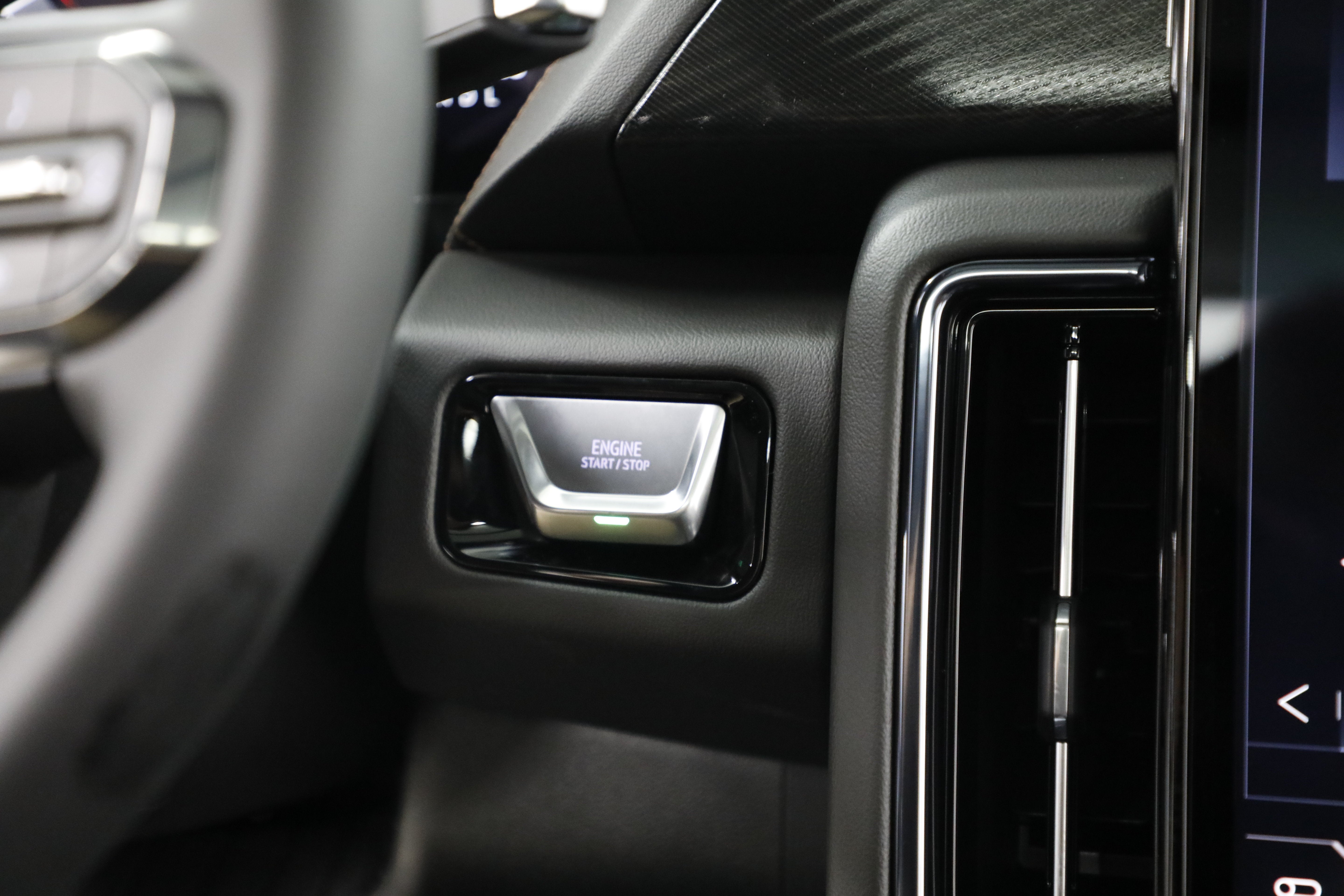 2026 GMC Yukon XL AT4 - Photo 32