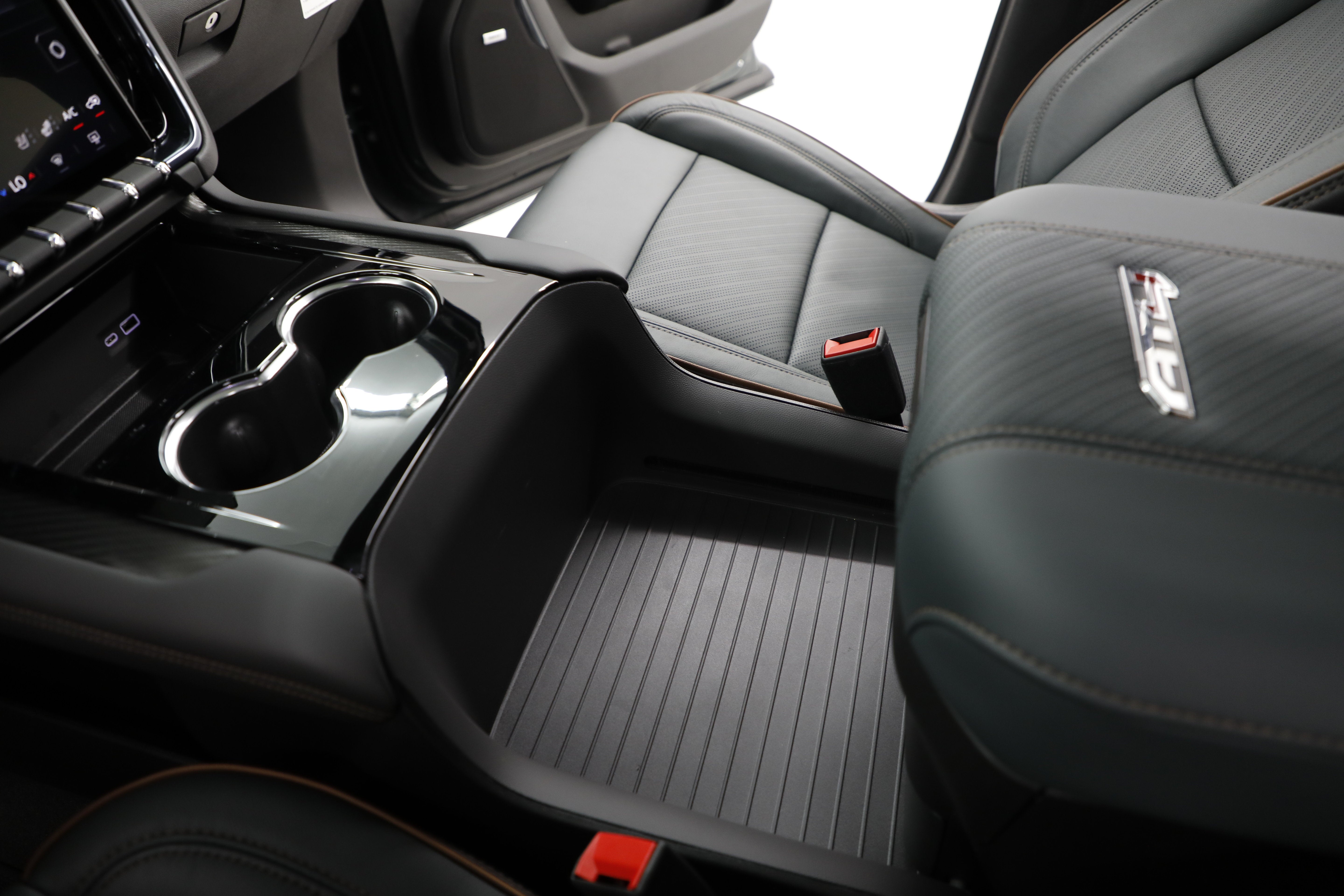 2026 GMC Yukon XL AT4 - Photo 49