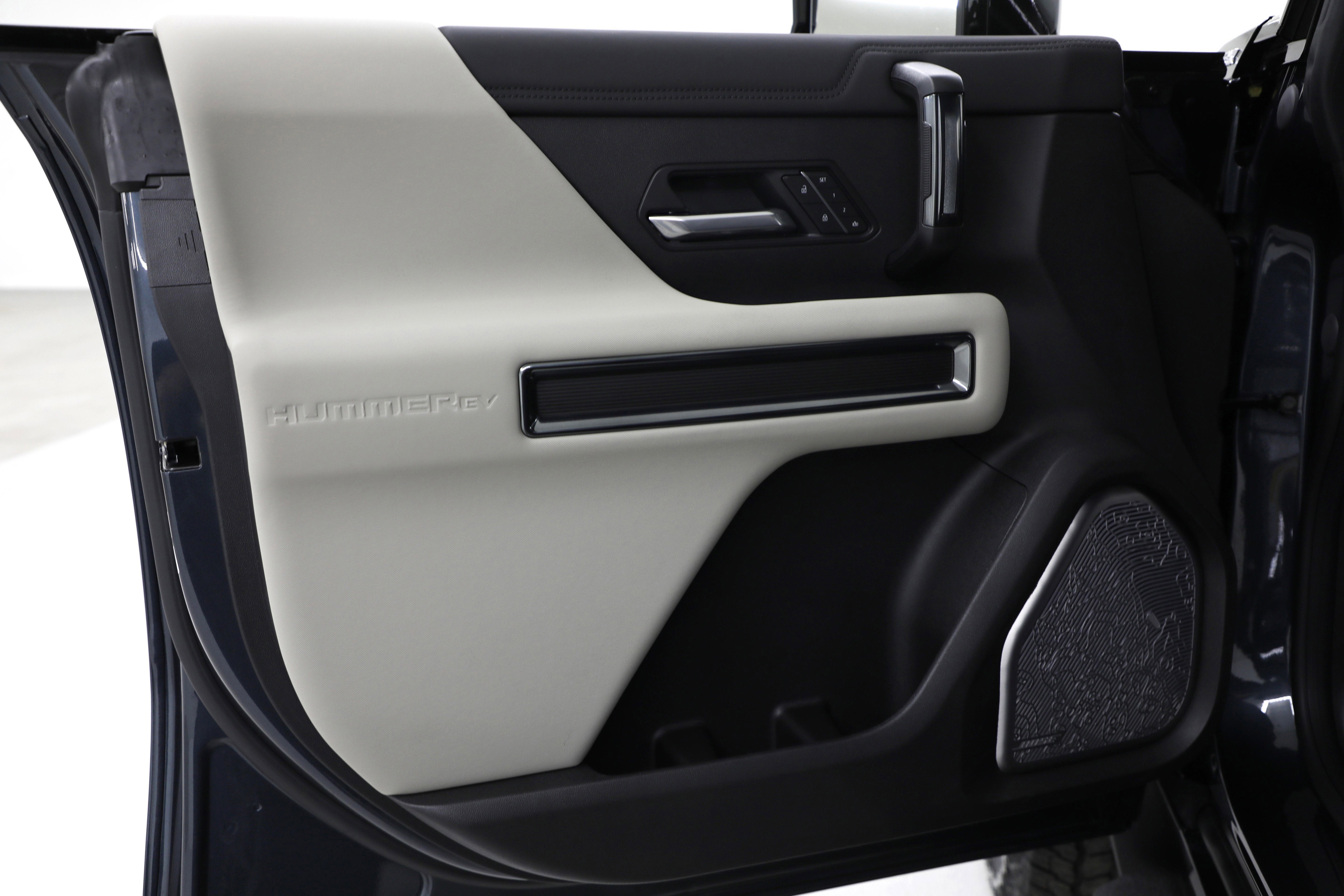 2026 GMC HUMMER EV SUV 2X