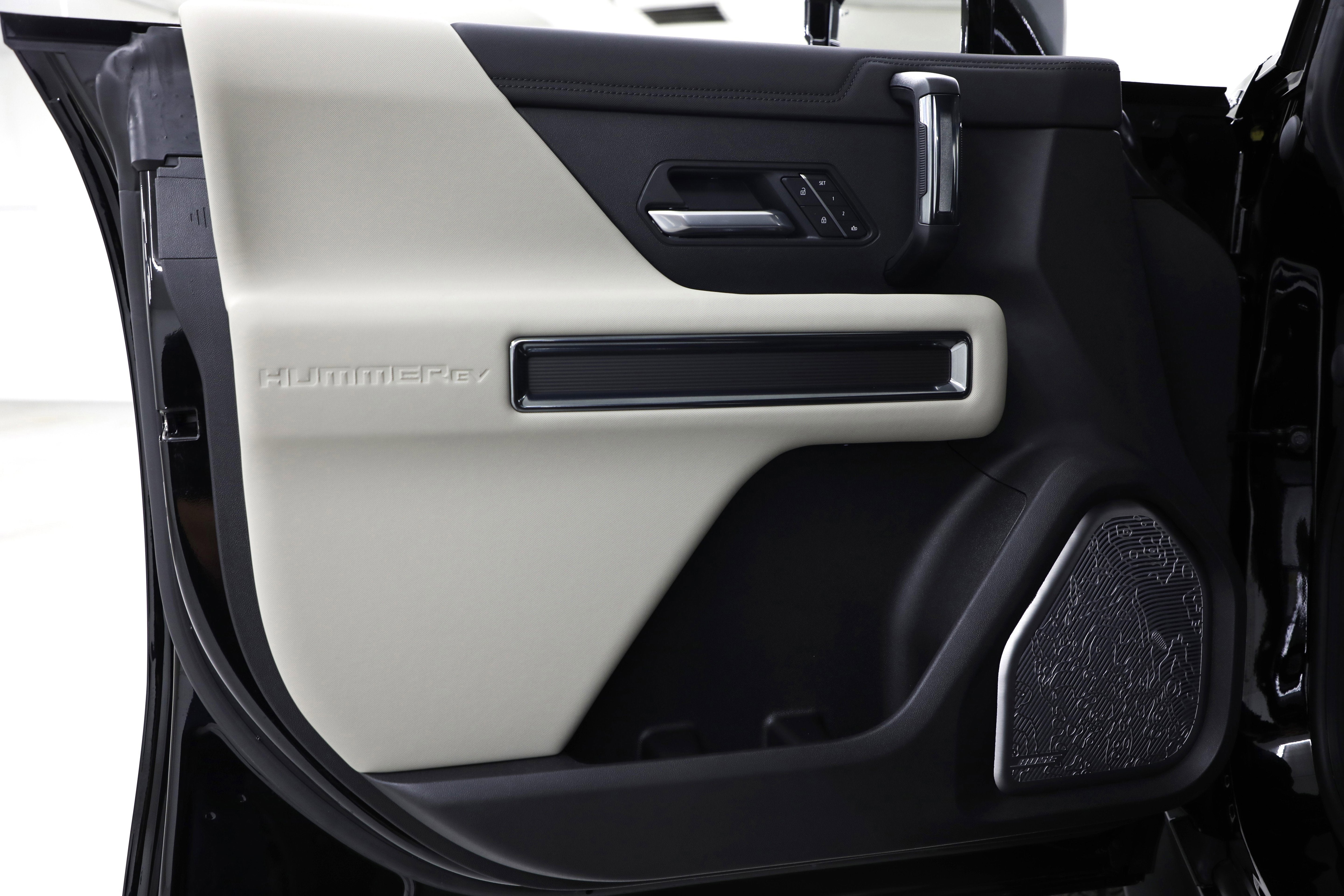 2026 GMC HUMMER EV SUV 2X