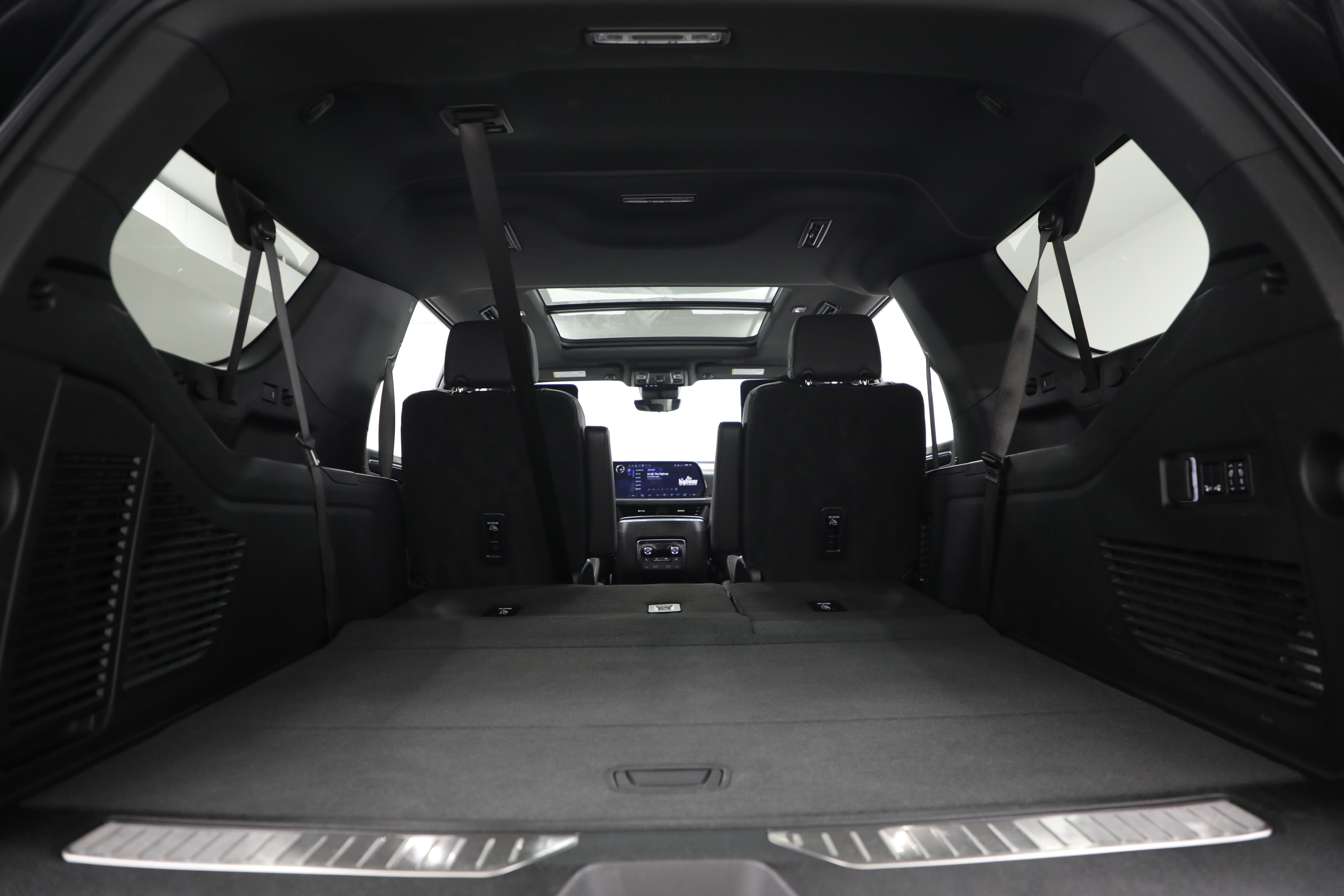 2025 Chevrolet Suburban RST