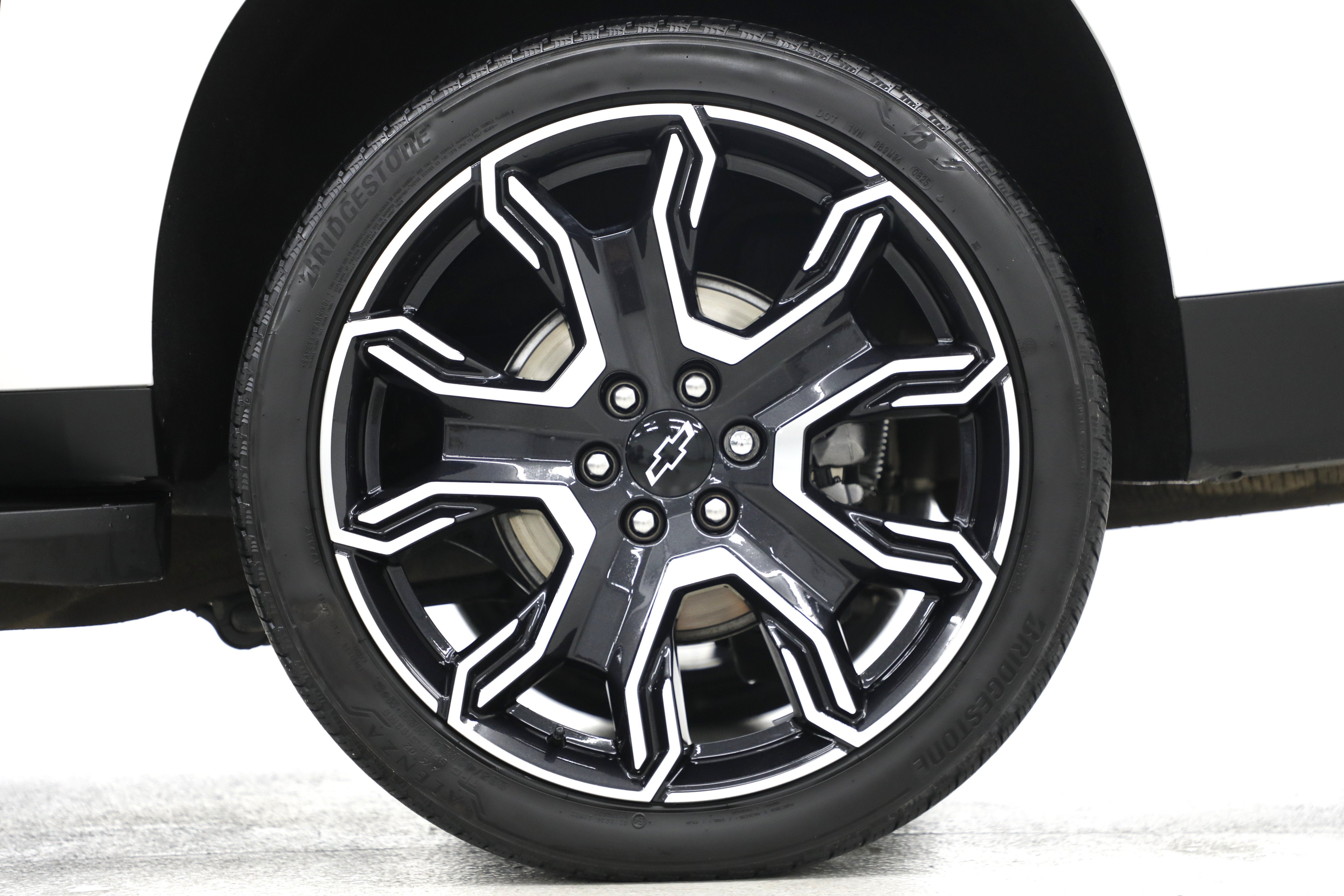 2025 Chevrolet Suburban RST