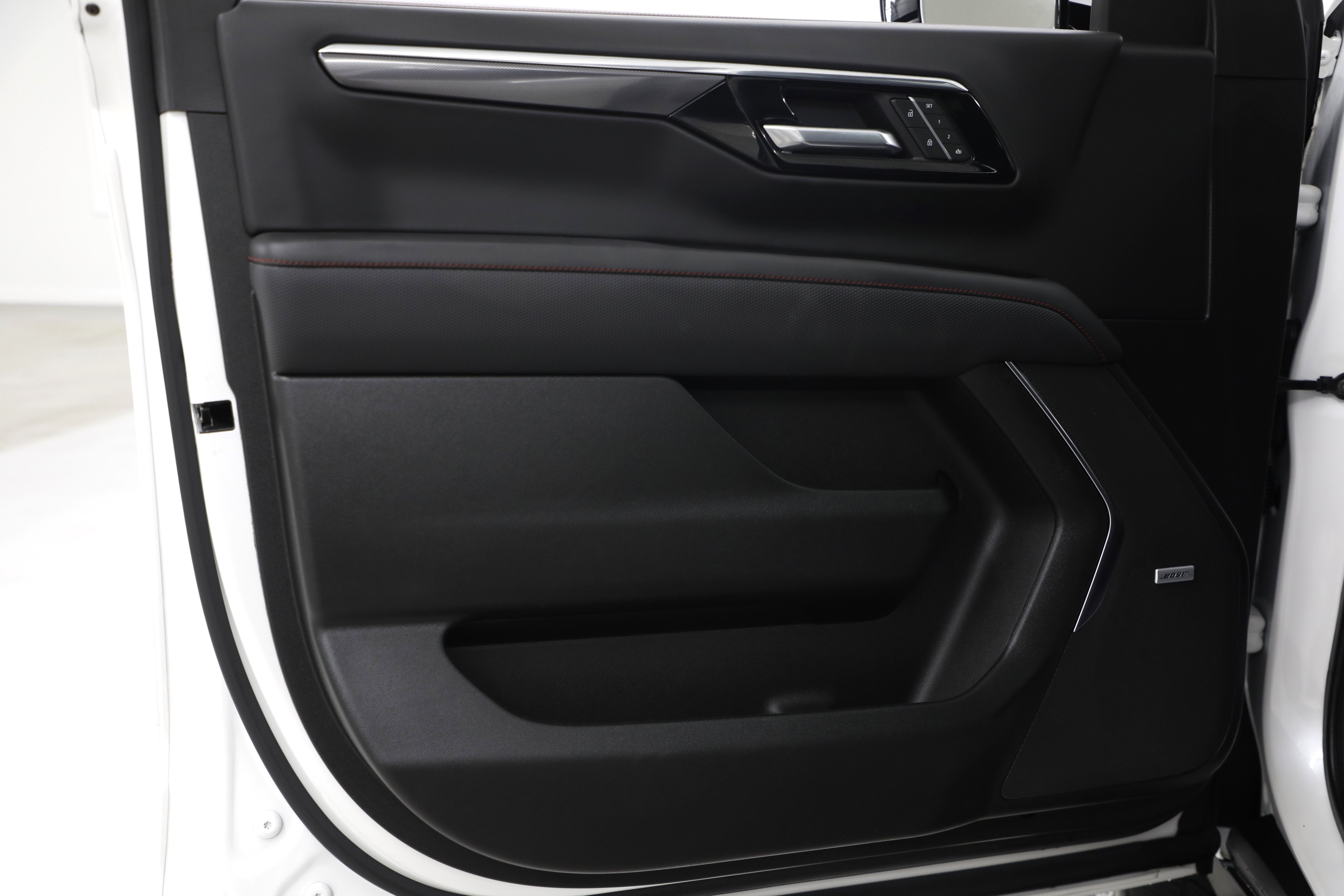 2025 Chevrolet Suburban RST