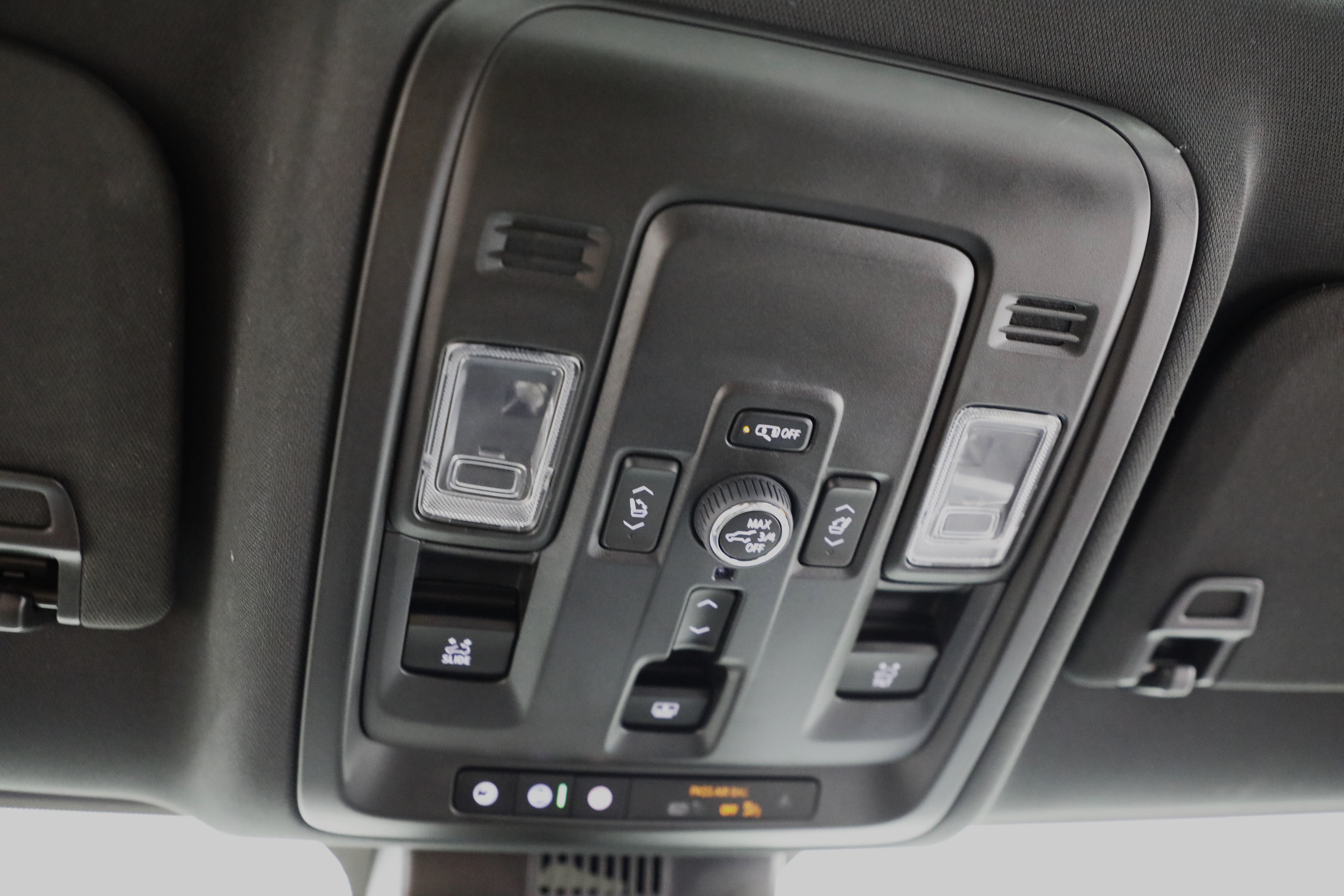 2025 Chevrolet Suburban RST