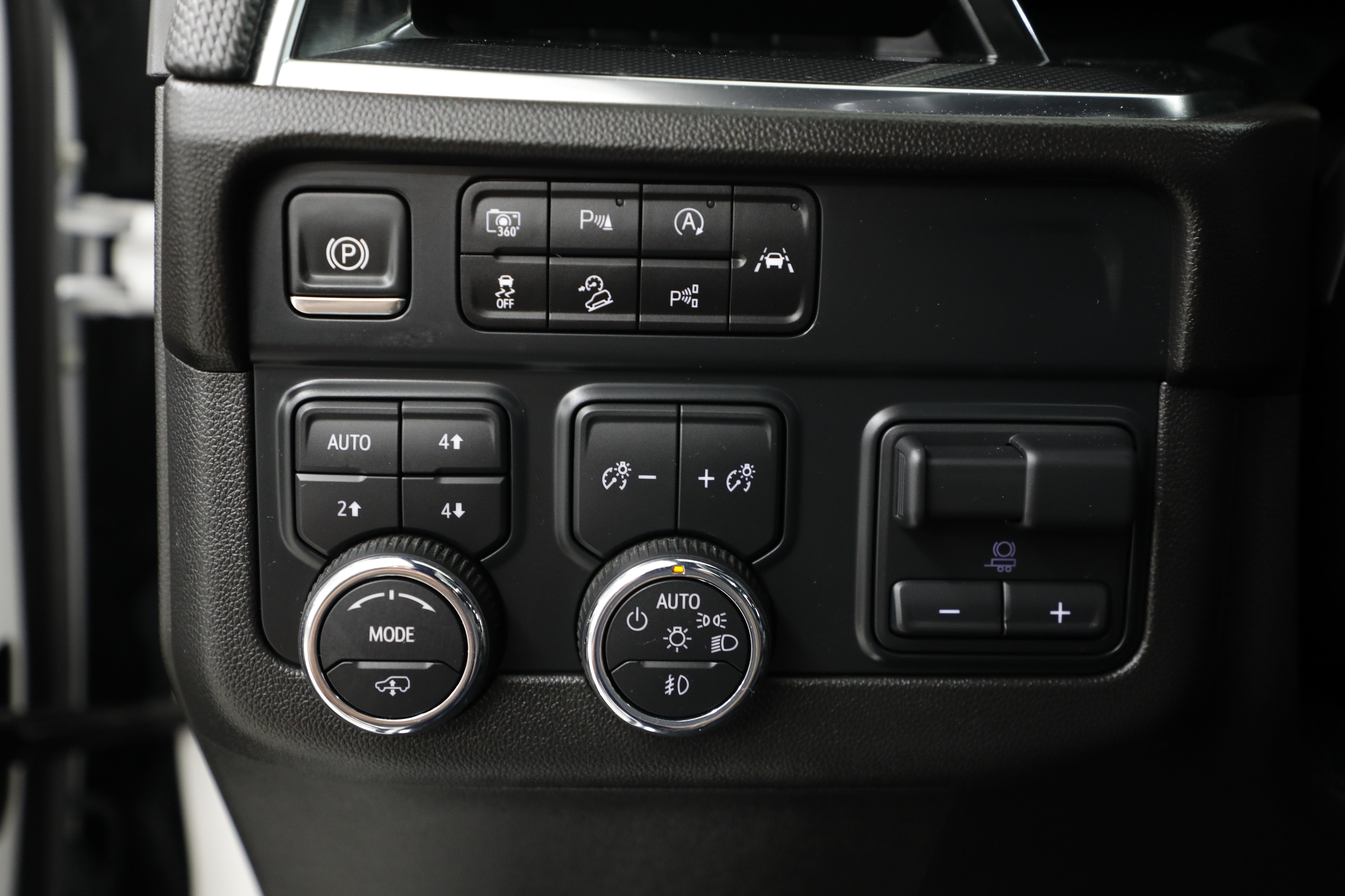2025 Chevrolet Suburban RST