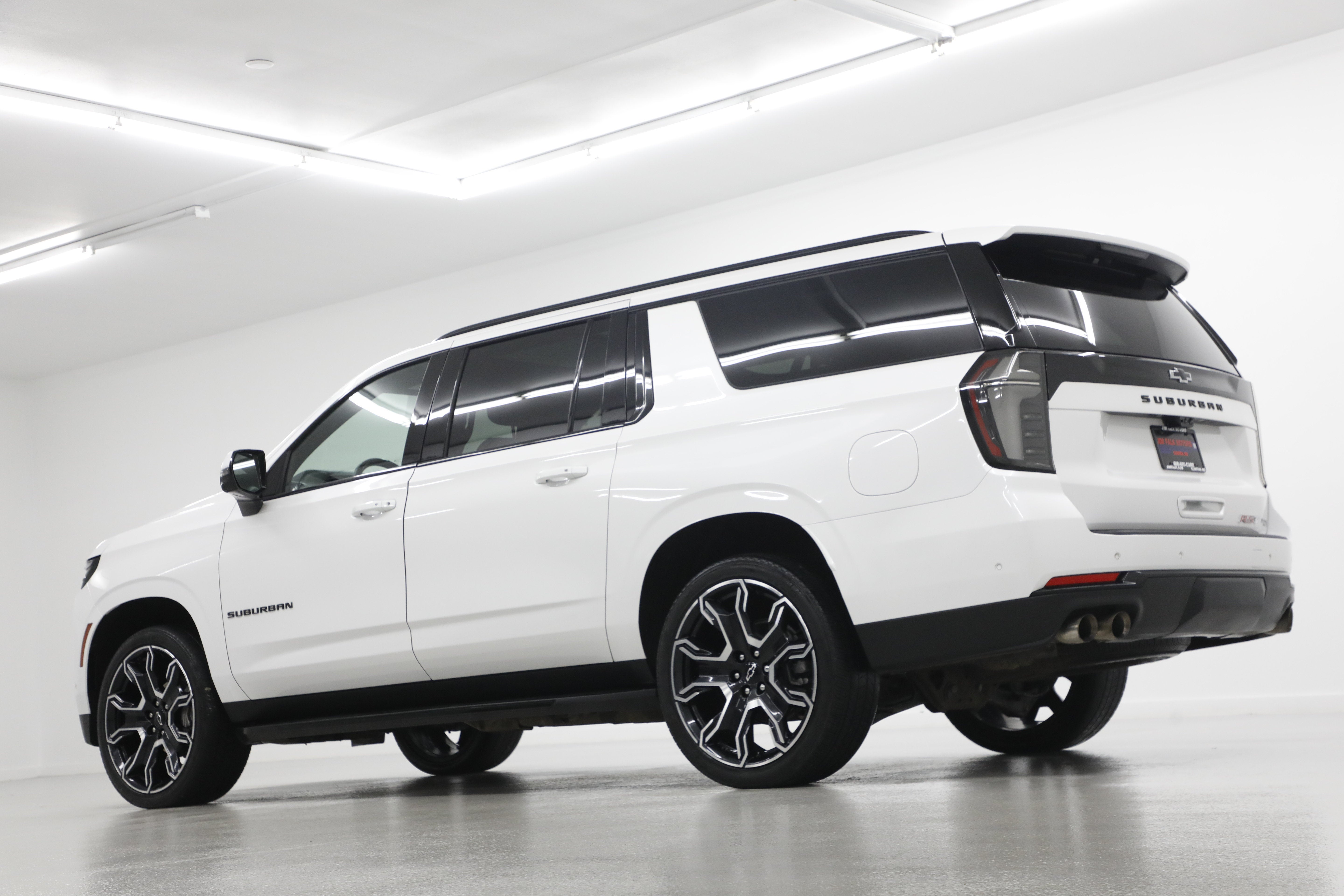 2025 Chevrolet Suburban RST
