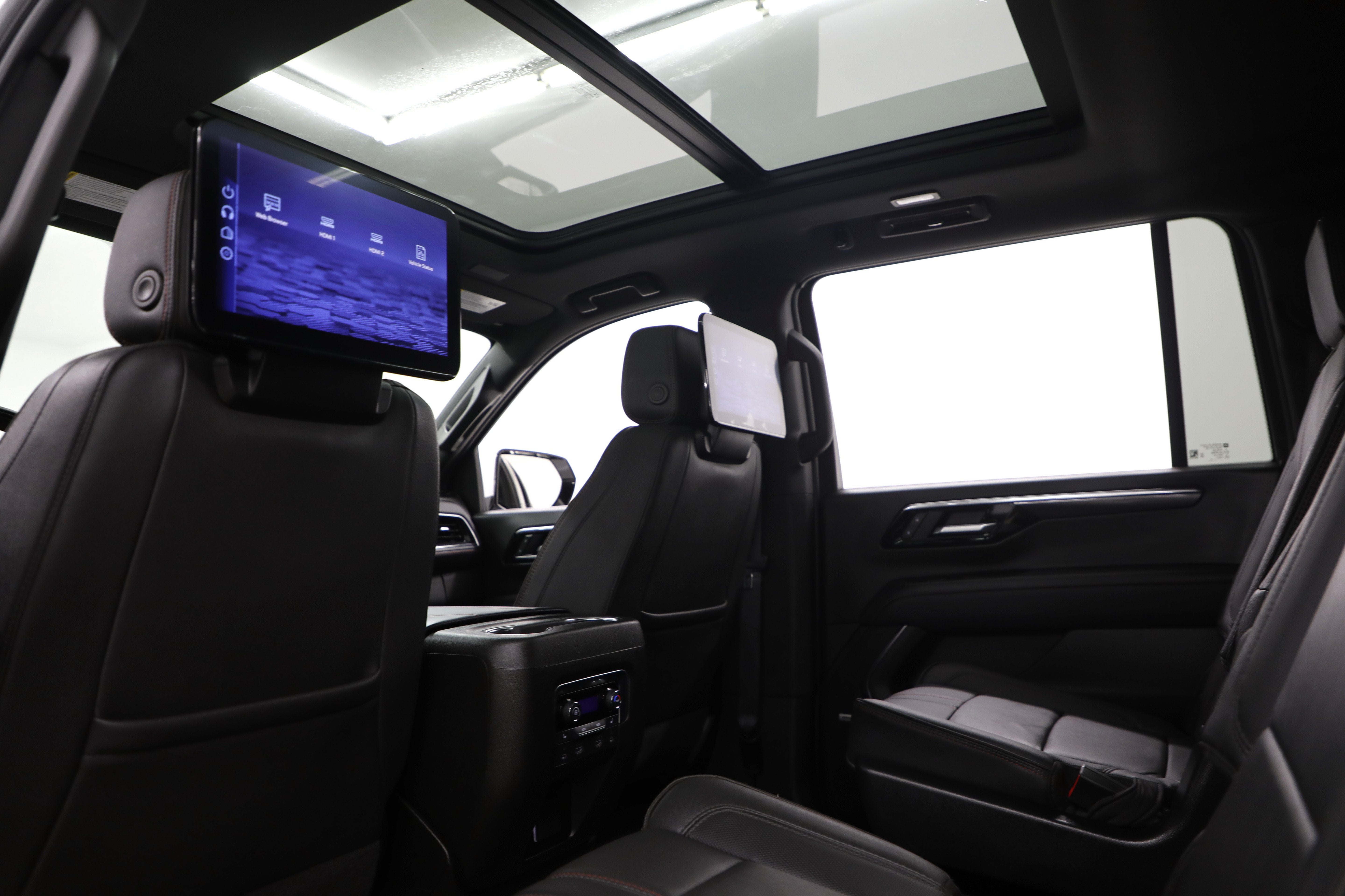 2025 Chevrolet Suburban RST