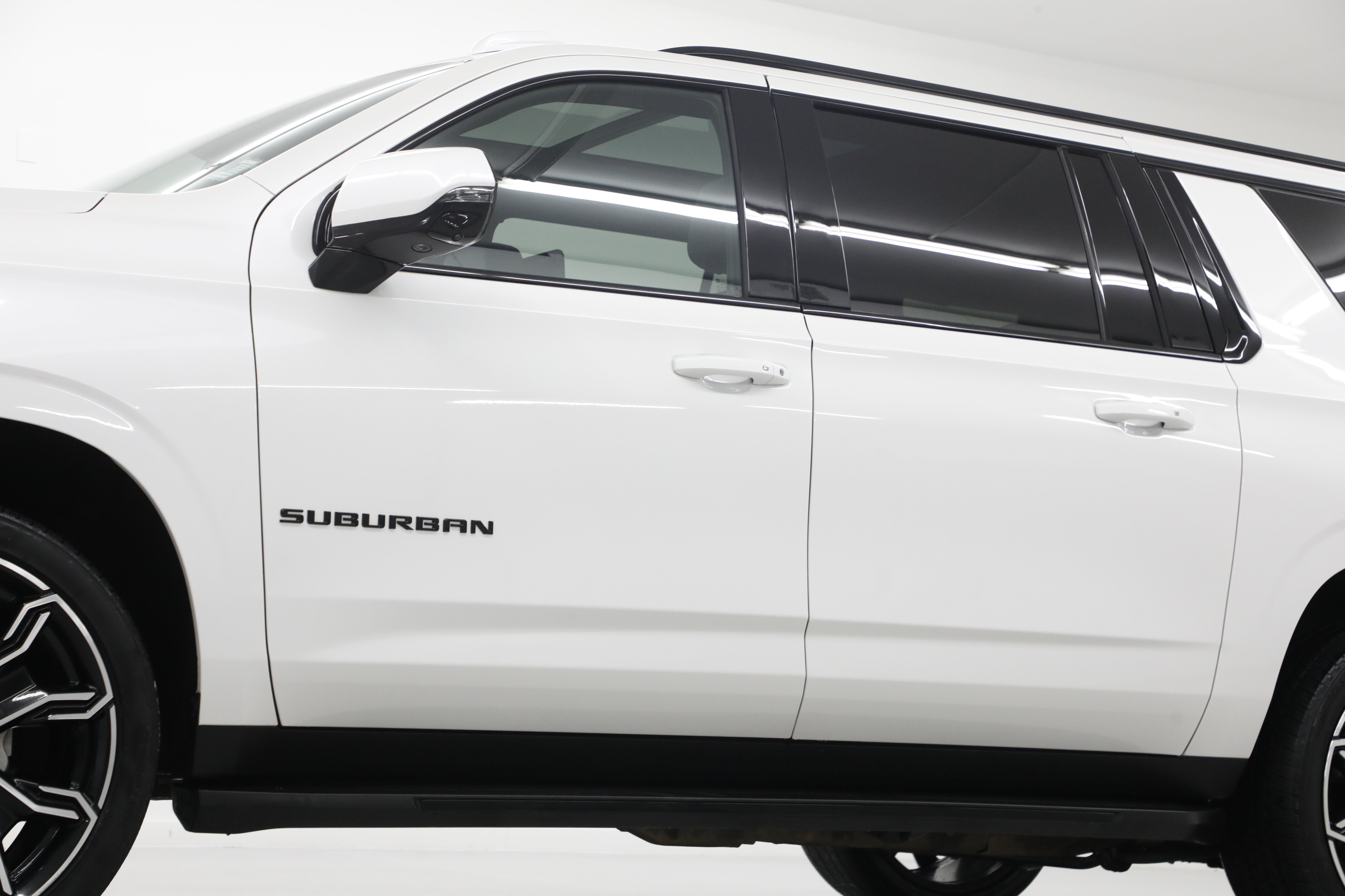 2025 Chevrolet Suburban RST