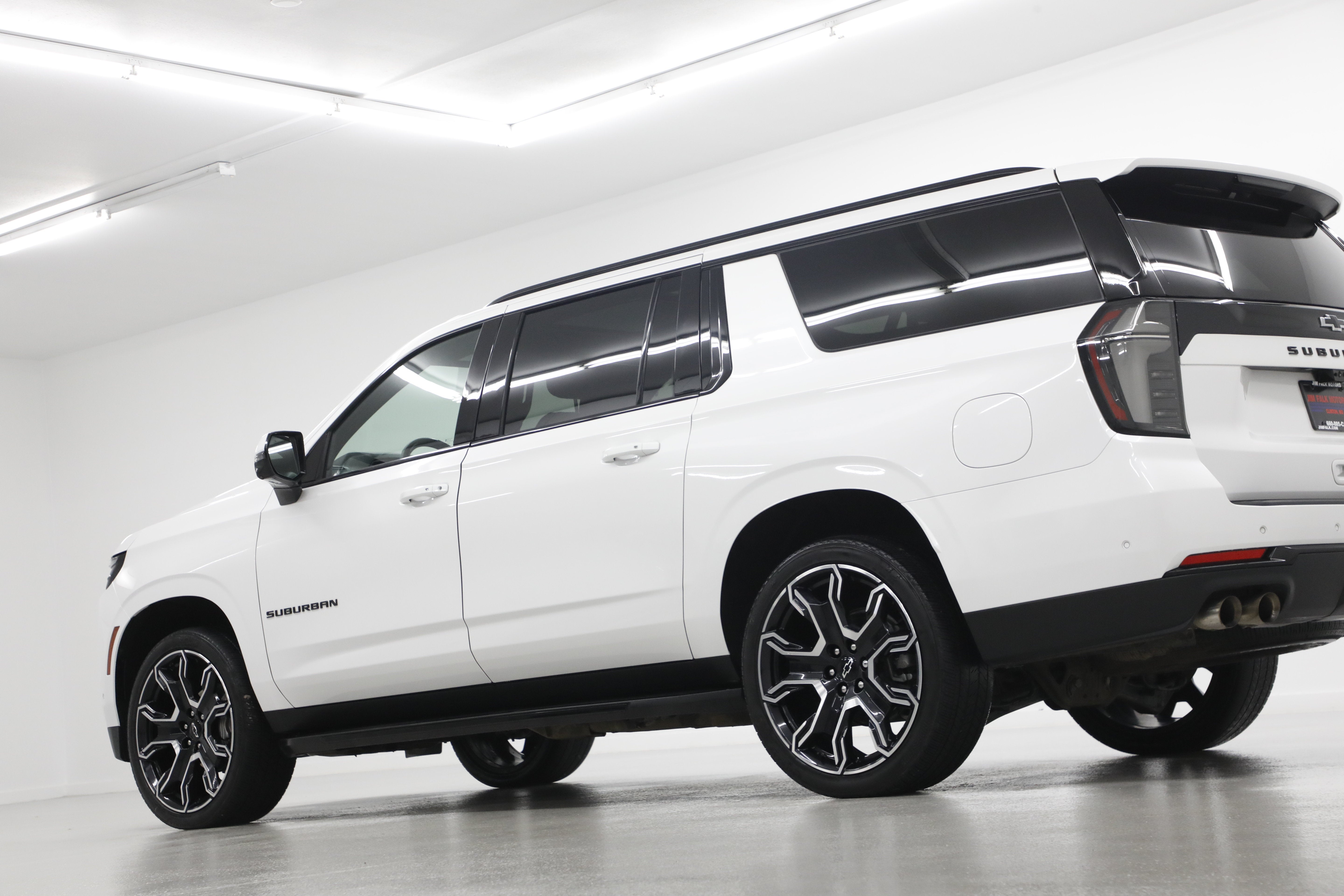 2025 Chevrolet Suburban RST