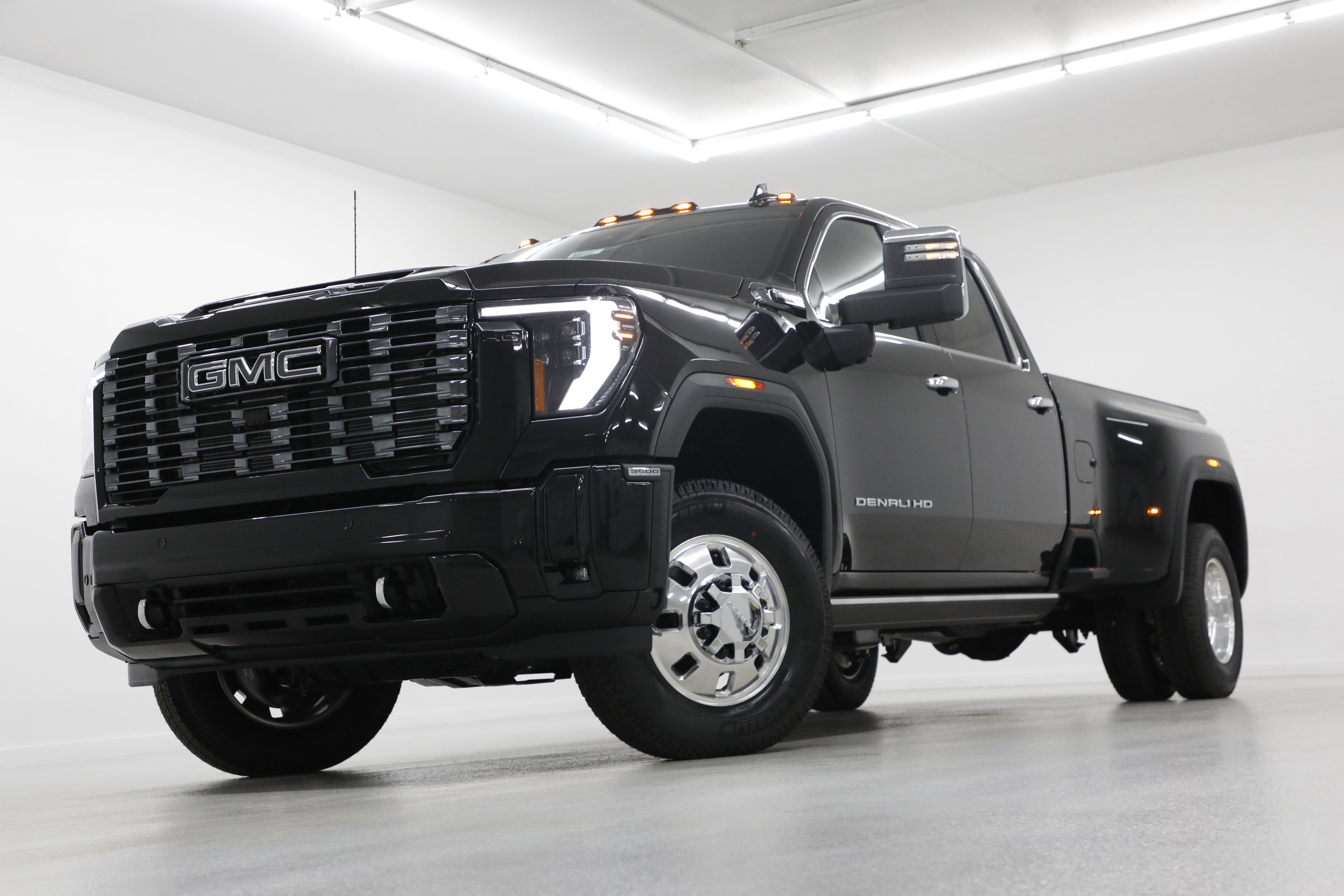 2026 GMC Sierra 3500 HD Denali Ultimate DRW