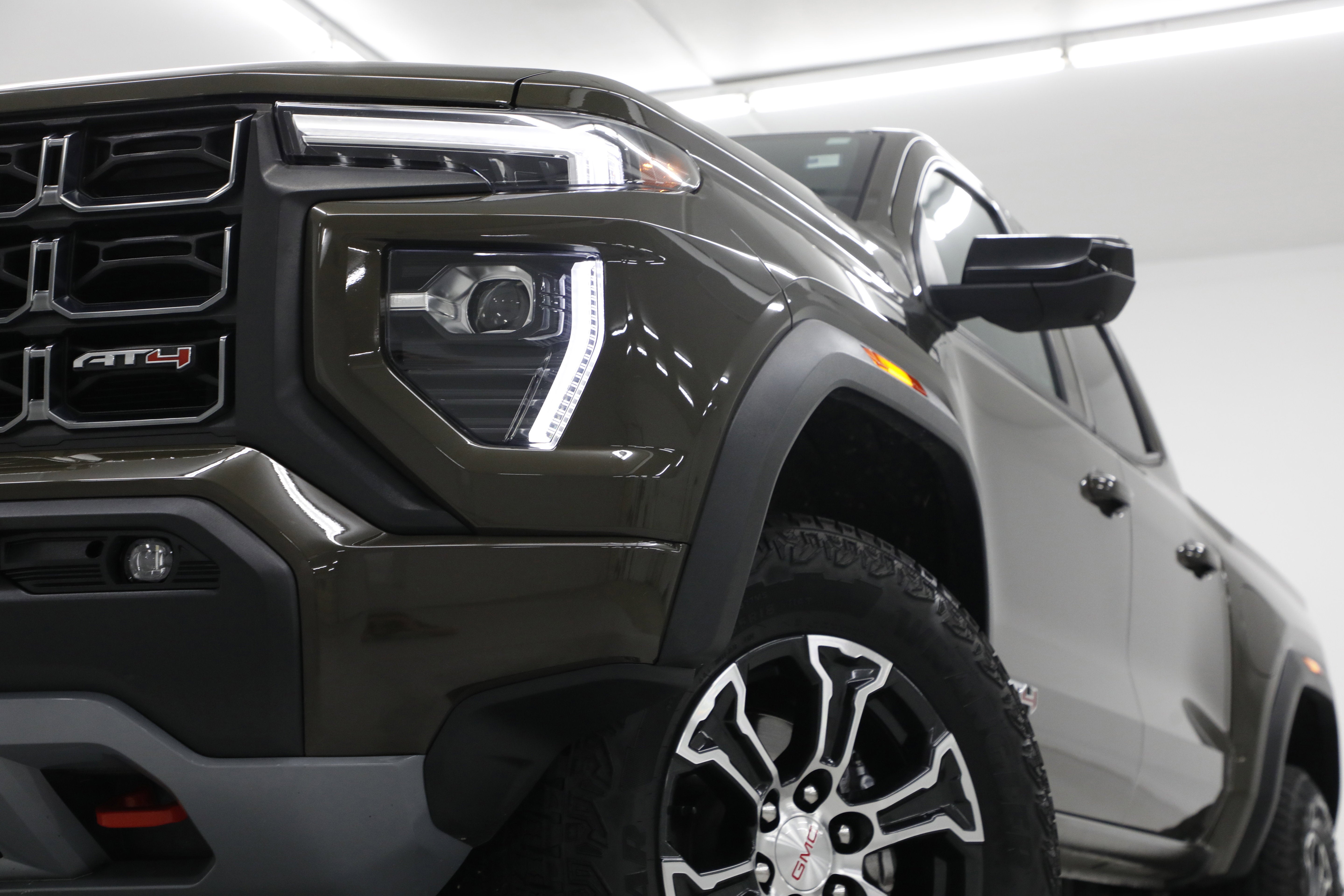 2023 GMC Canyon AT4