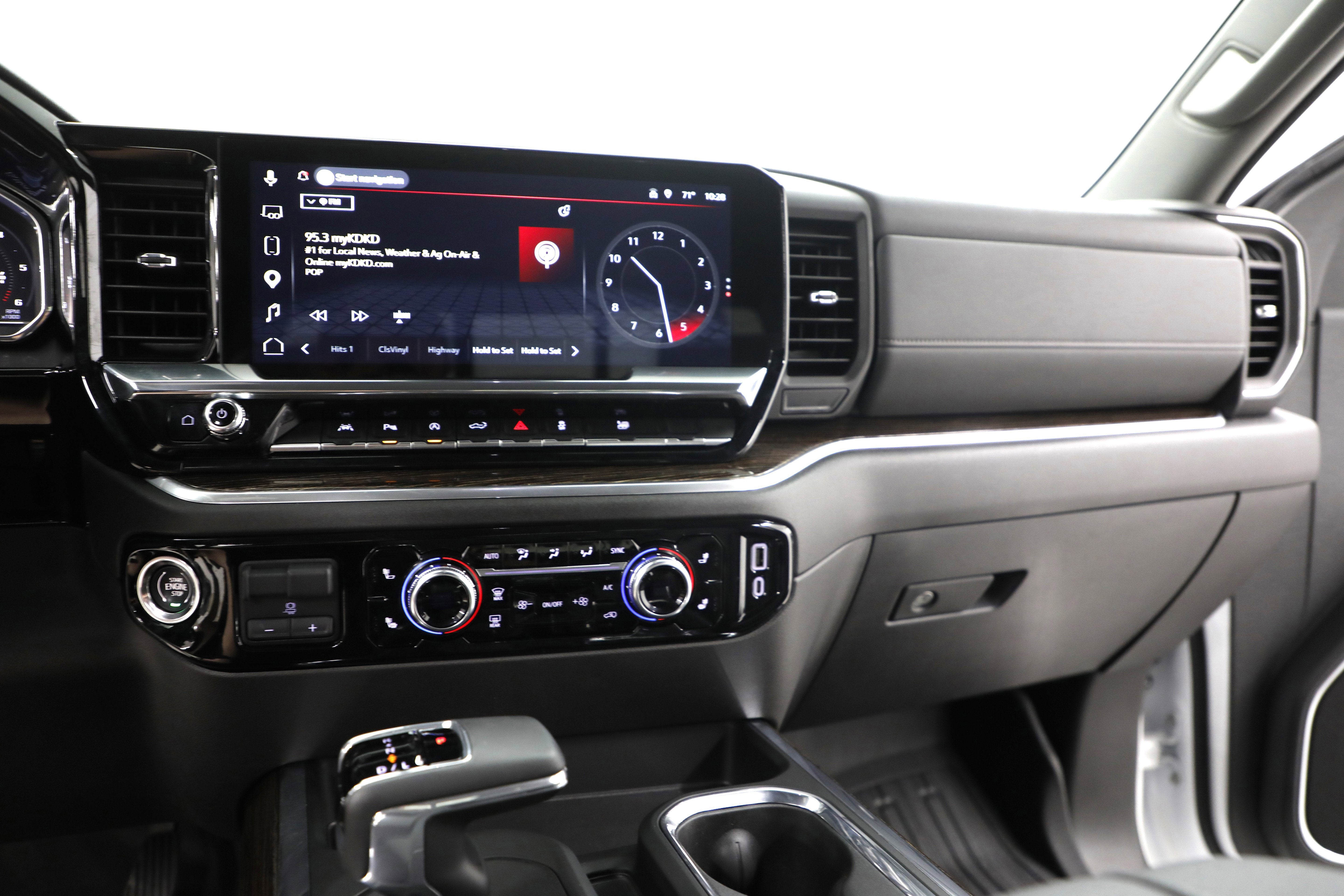 2025 GMC Sierra 1500 Elevation