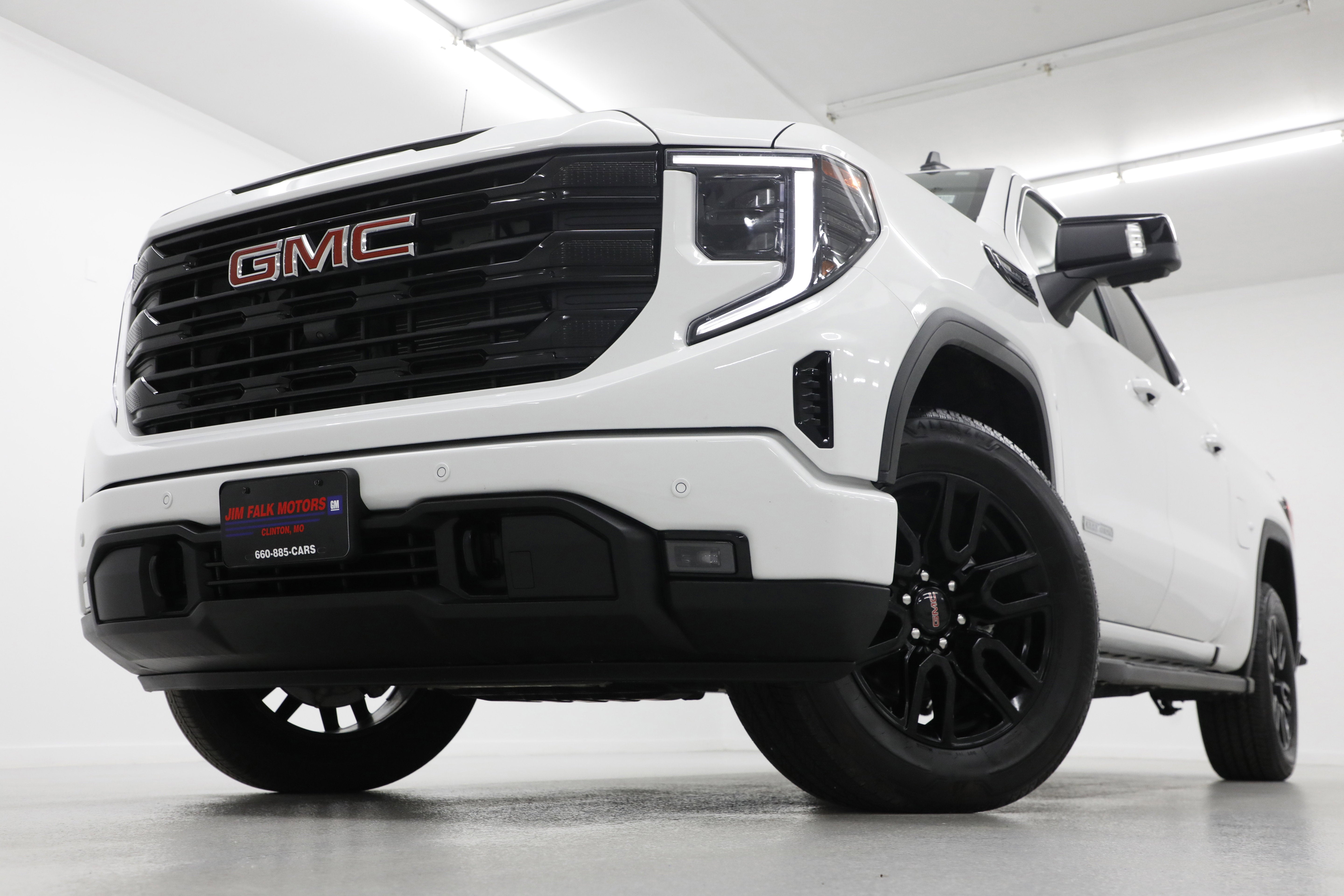 2025 GMC Sierra 1500 Elevation