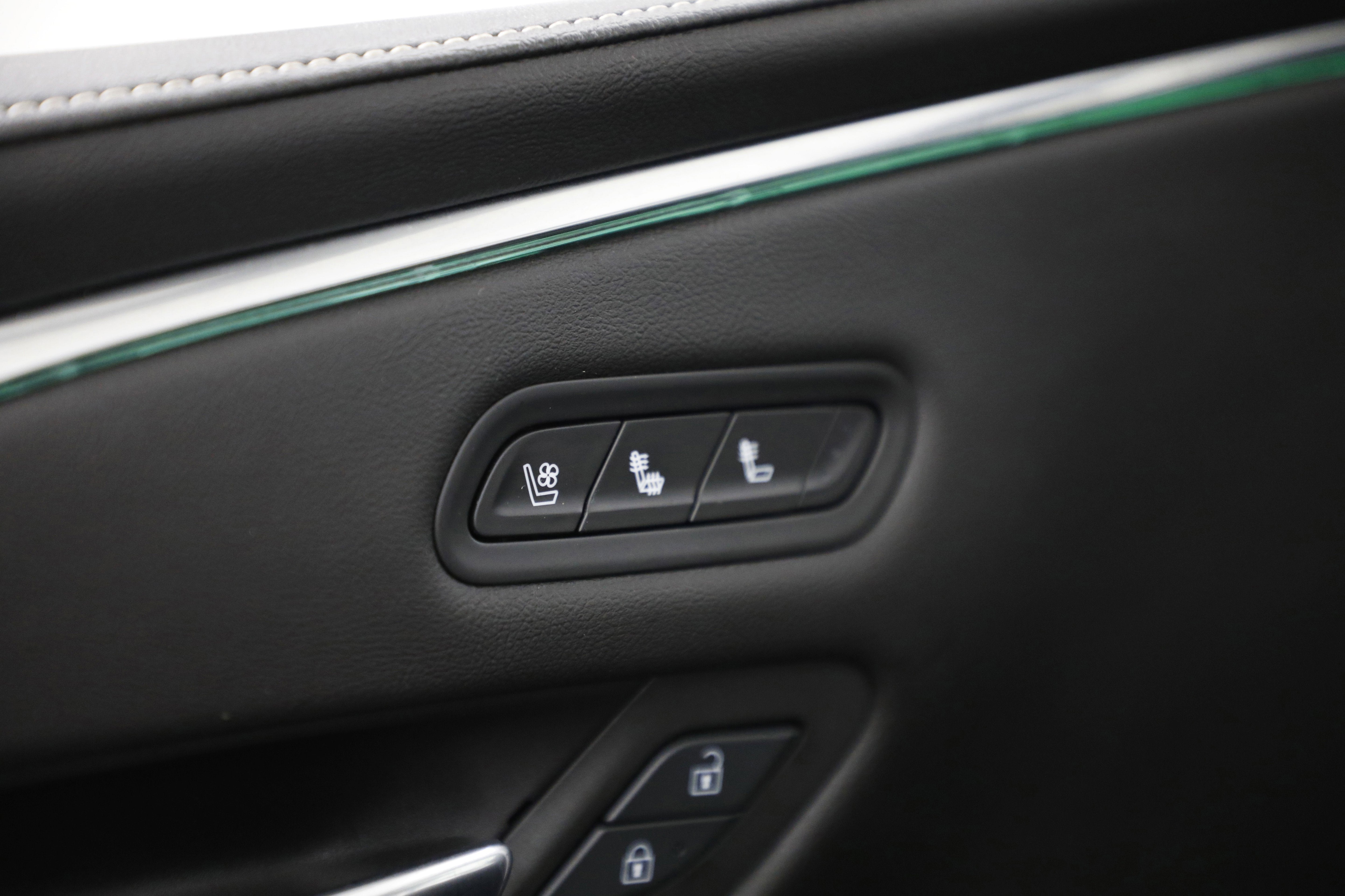 2022 Cadillac Escalade ESV Premium Luxury