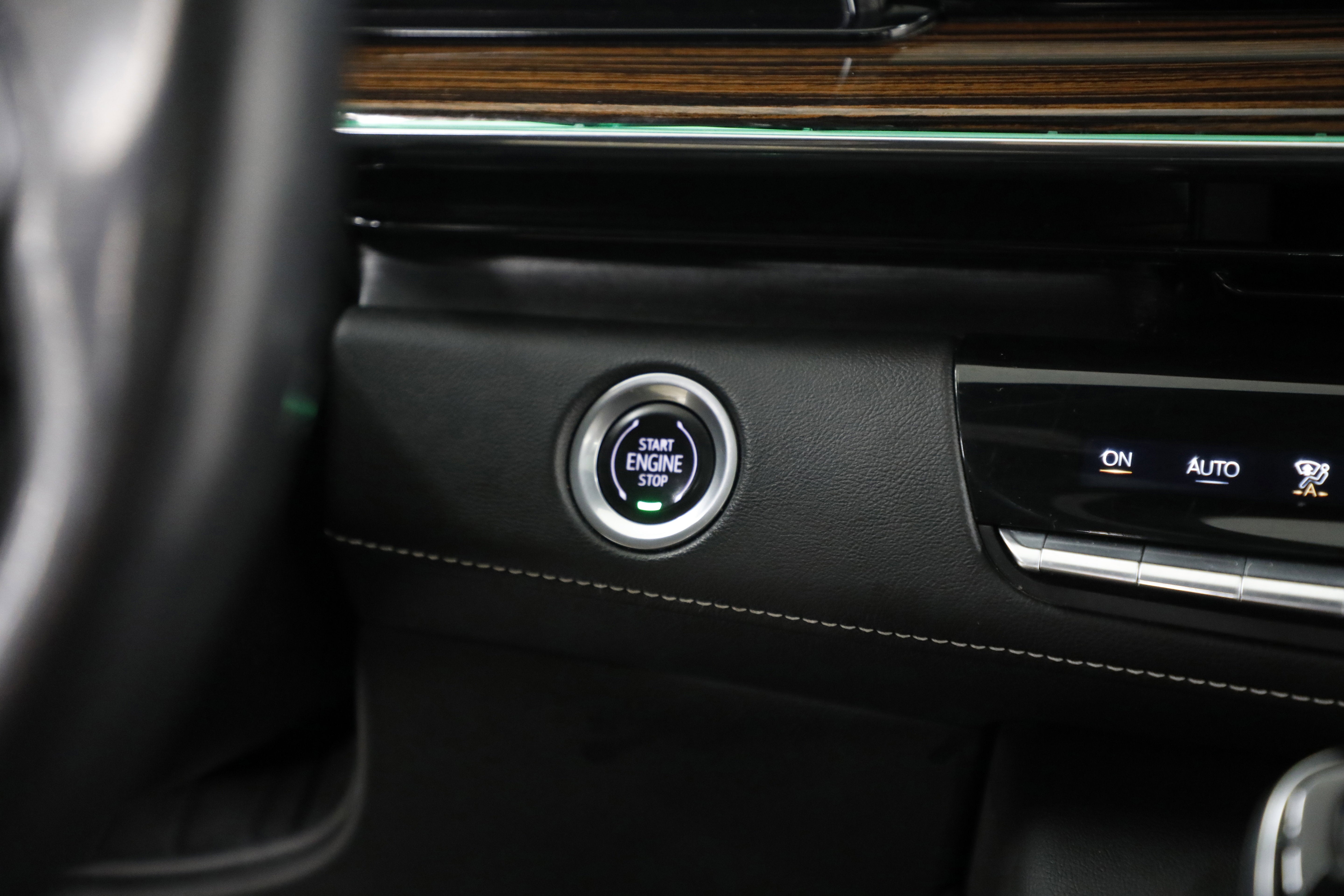 2022 Cadillac Escalade ESV Premium Luxury