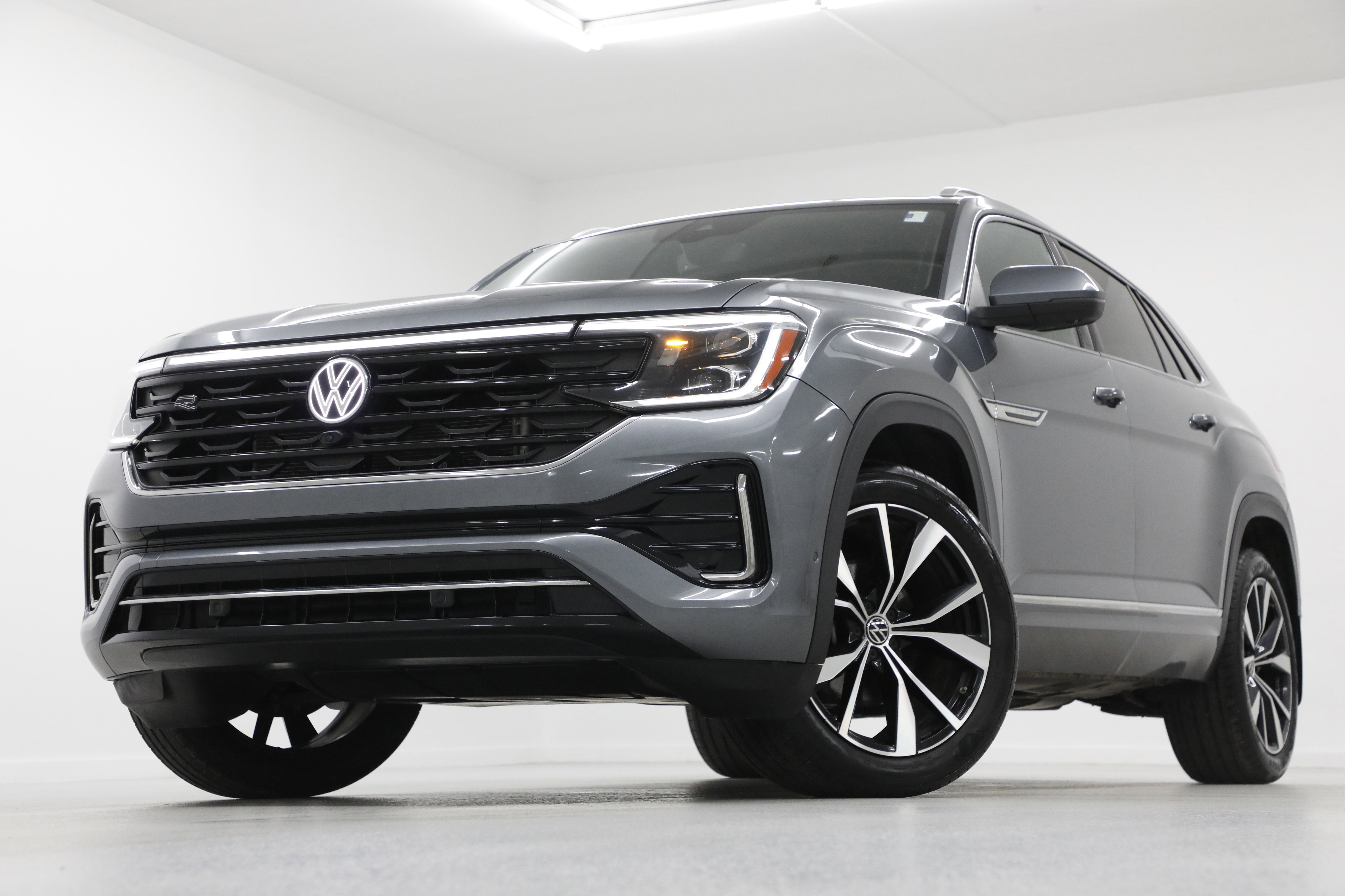 2024 Volkswagen Atlas Cross Sport 2.0T SEL Premium R-Line