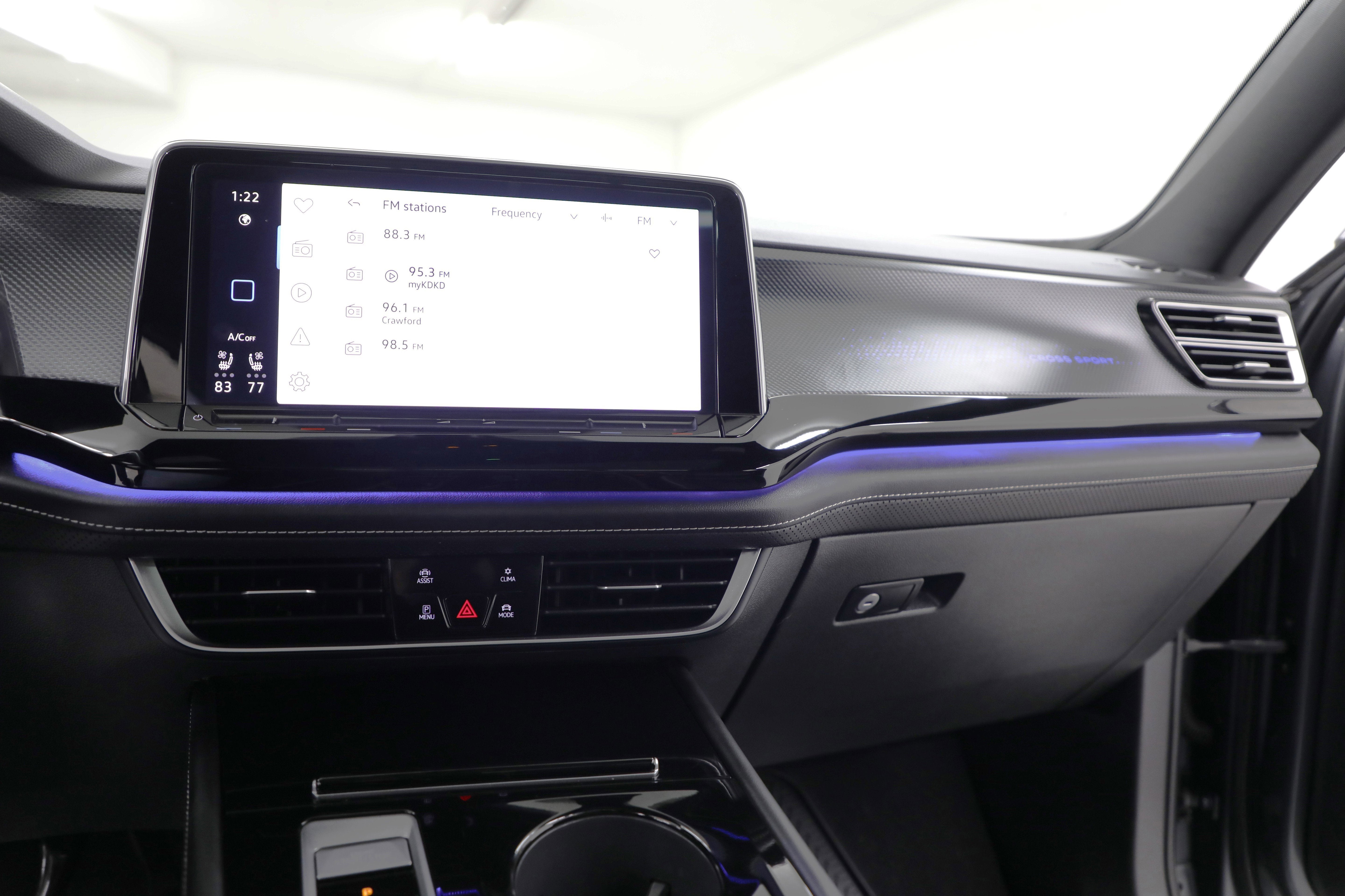 2024 Volkswagen Atlas Cross Sport 2.0T SEL Premium R-Line