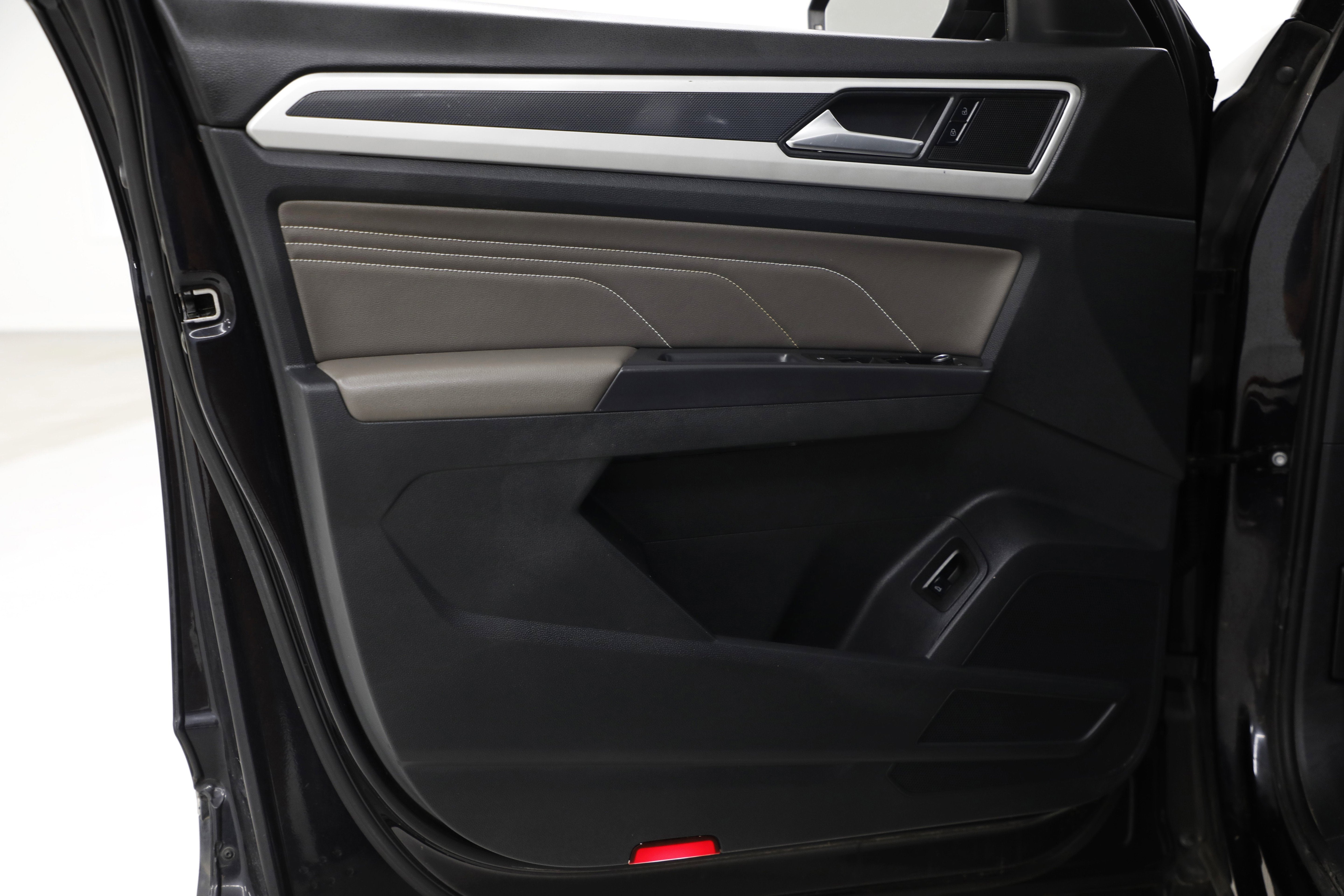 2021 Volkswagen Atlas Cross Sport 3.6L V6 SE w/Technology R-Line