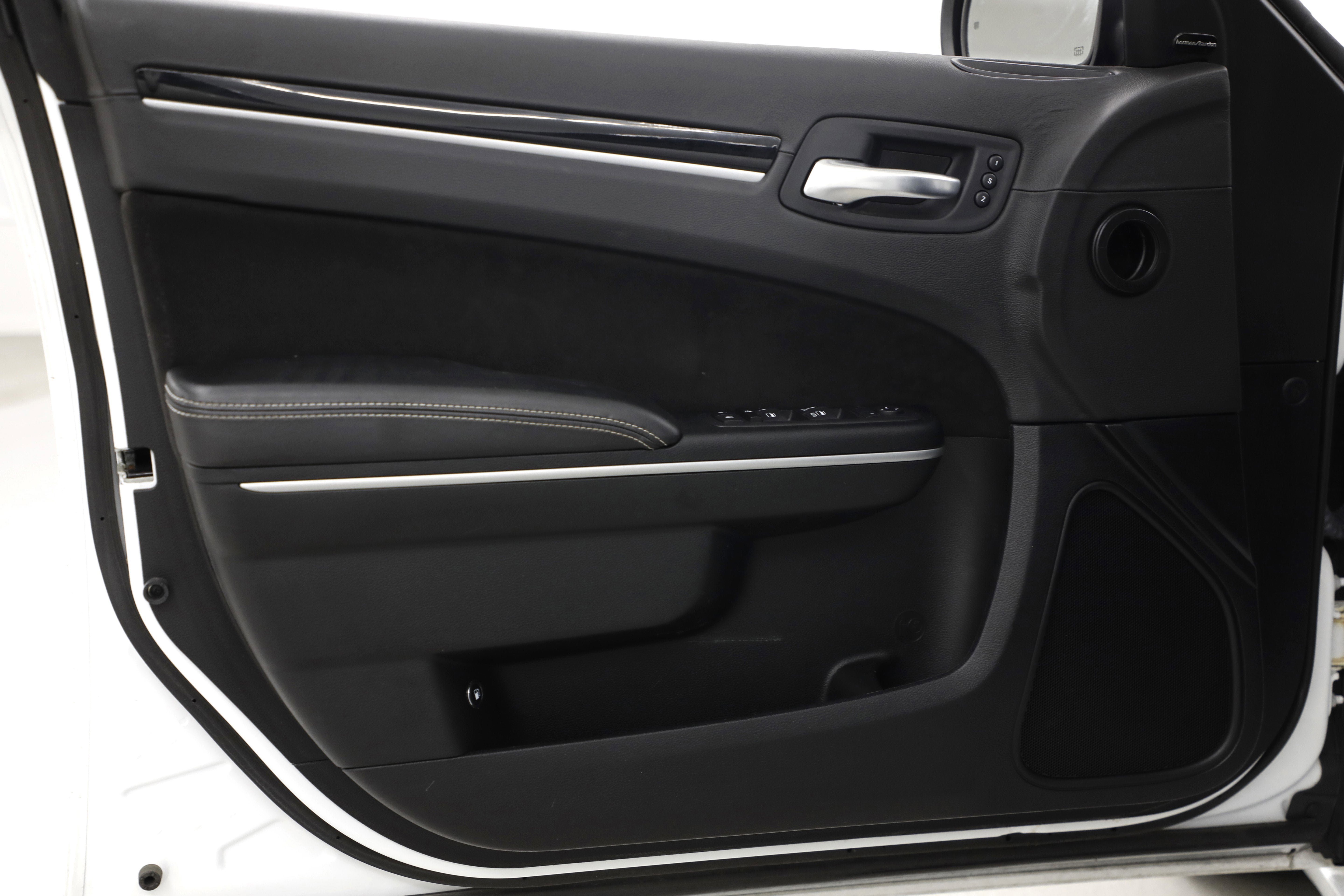 2023 Chrysler 300 300C