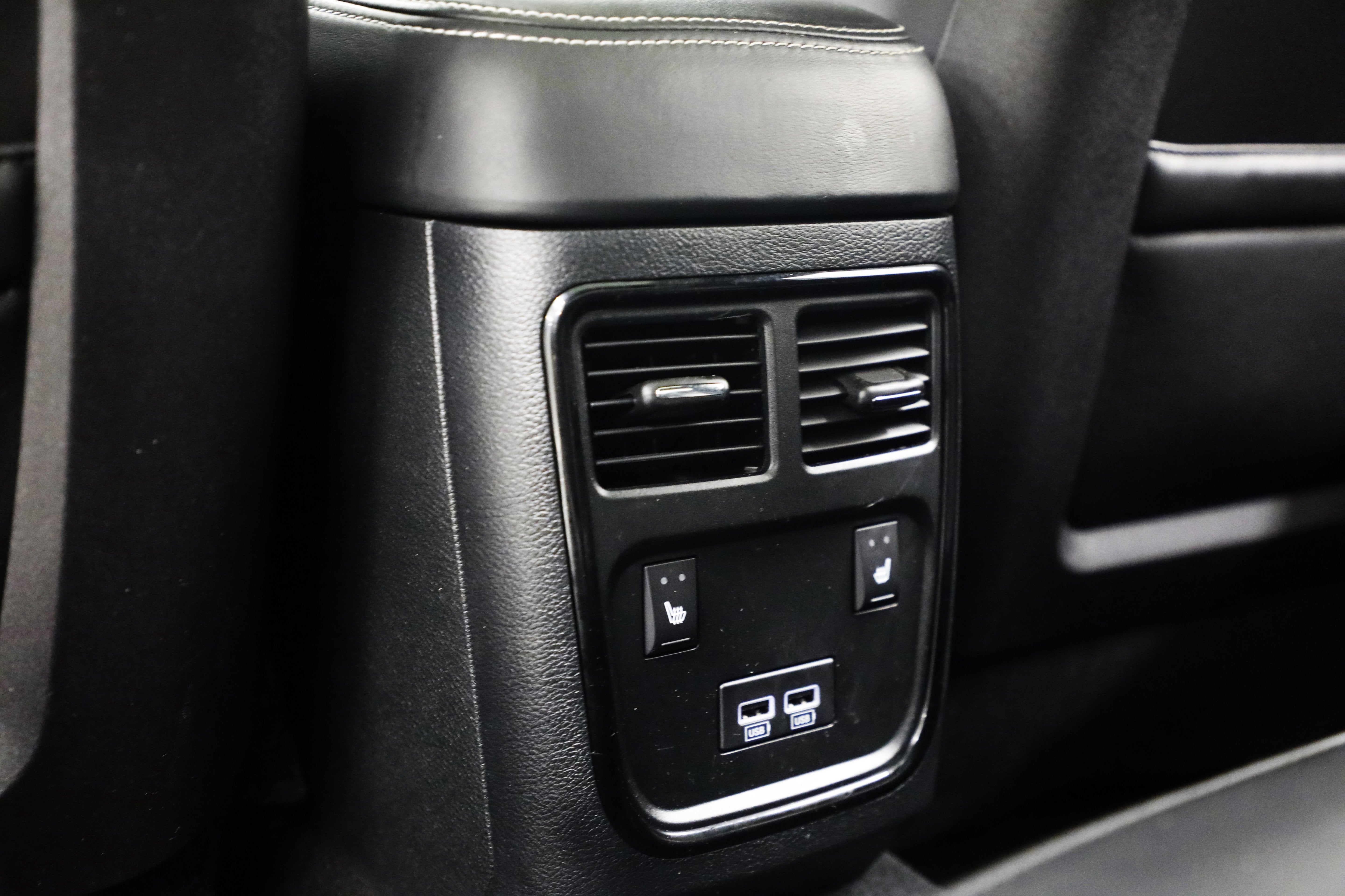2023 Chrysler 300 300C