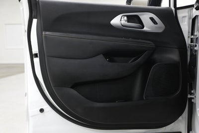 2024 Chrysler Pacifica Hybrid S Appearance Pkg