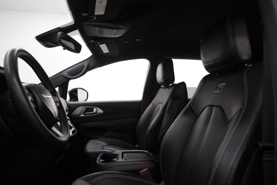 2024 Chrysler Pacifica Hybrid S Appearance Pkg