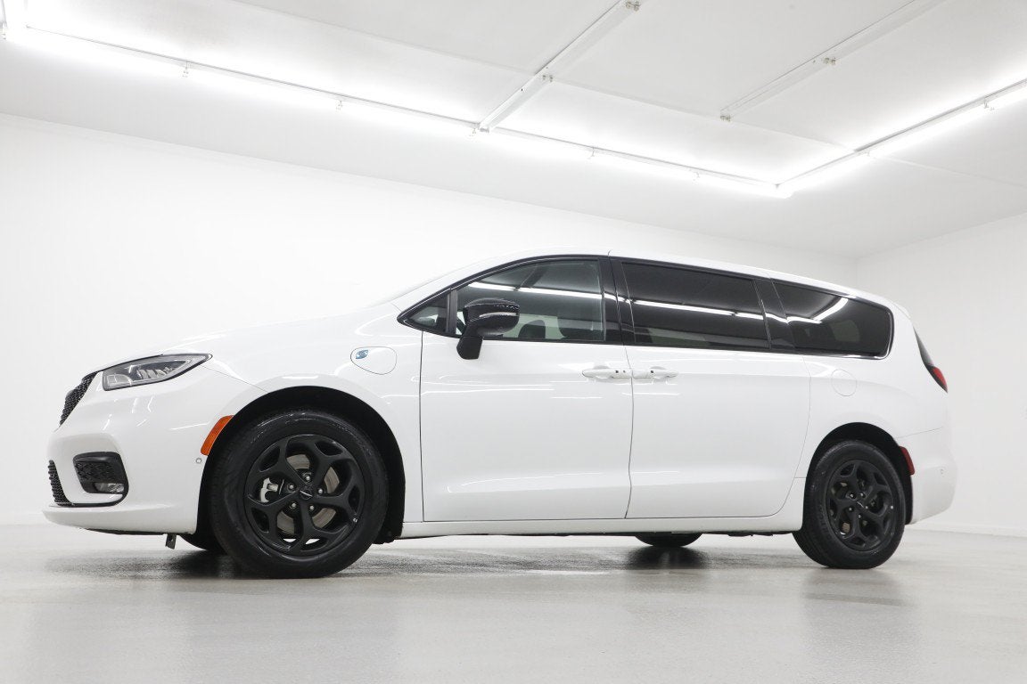 2024 Chrysler Pacifica Hybrid S Appearance Pkg
