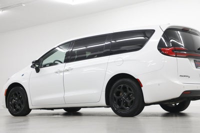 2024 Chrysler Pacifica Hybrid S Appearance Pkg