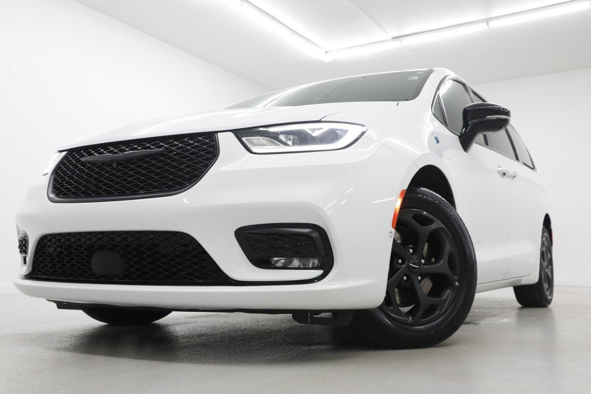 2024 Chrysler Pacifica Hybrid S Appearance Pkg