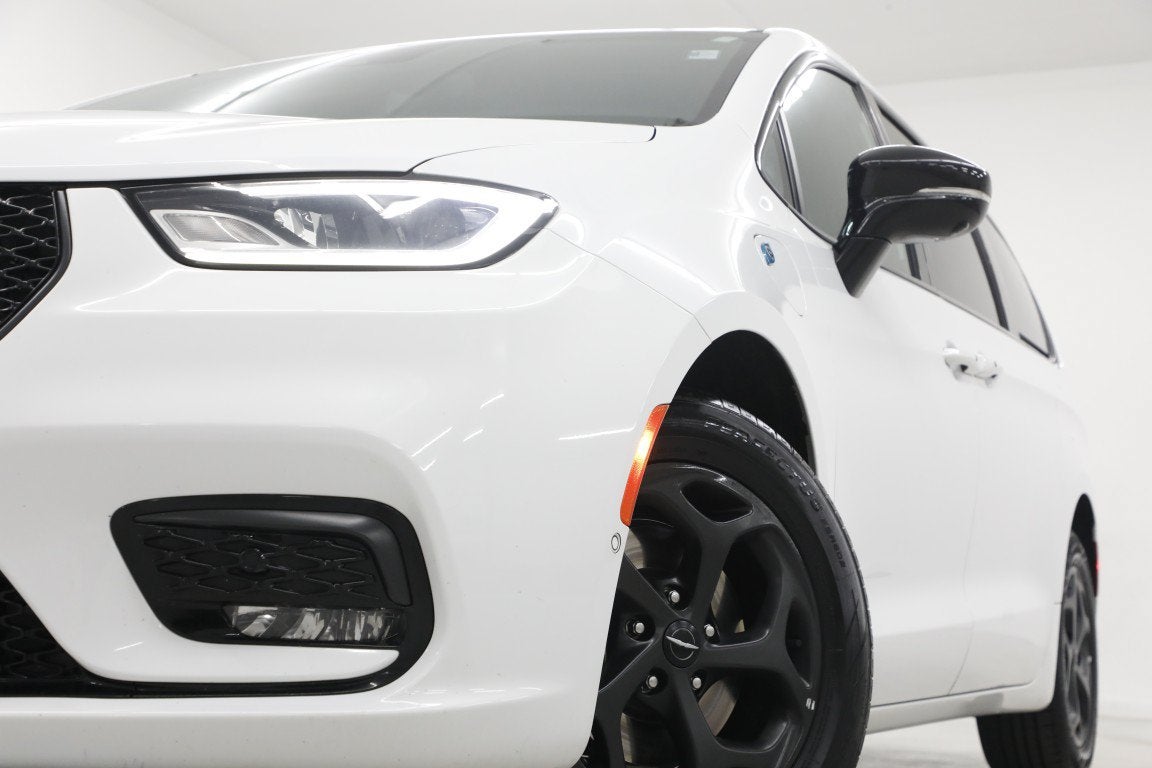 2024 Chrysler Pacifica Hybrid S Appearance Pkg