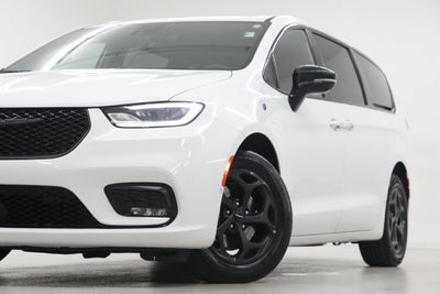 2024 Chrysler Pacifica Hybrid S Appearance Pkg