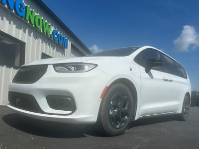 2024 Chrysler Pacifica Hybrid S Appearance Pkg