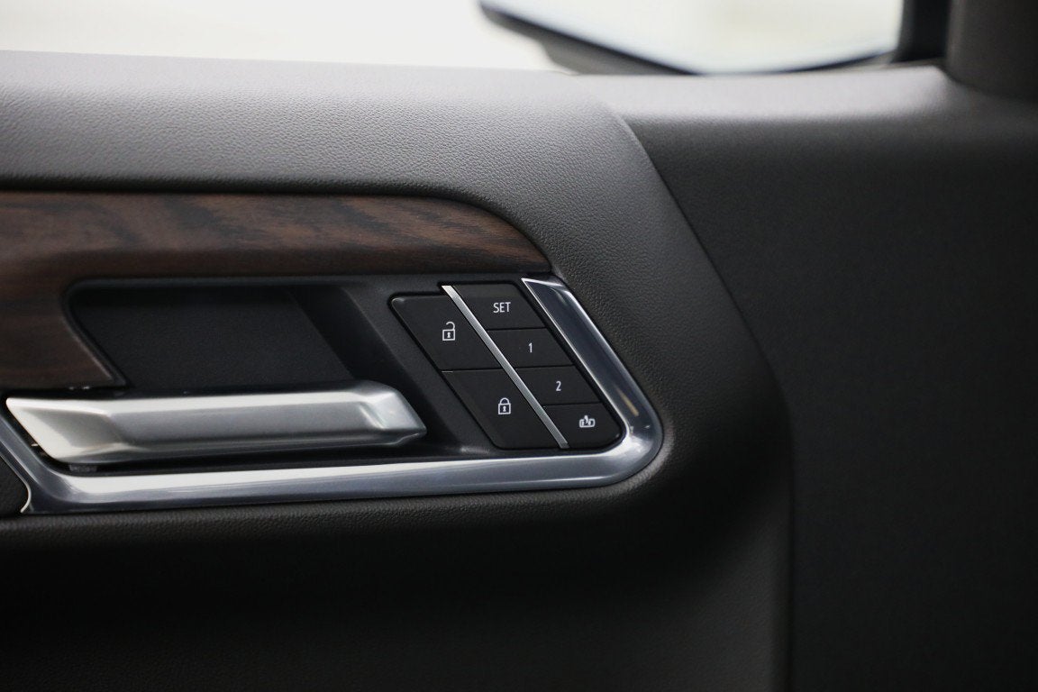 2026 GMC Sierra 1500 SLT - Photo 17