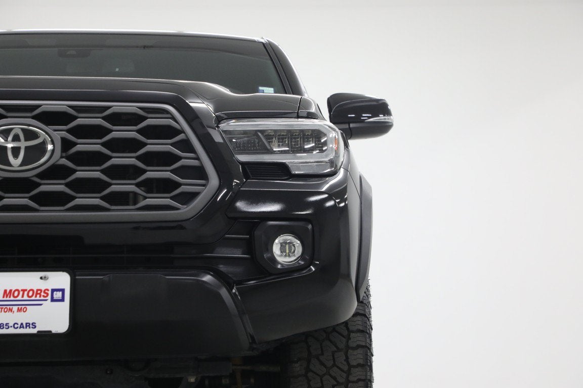 2022 Toyota Tacoma 4WD SR