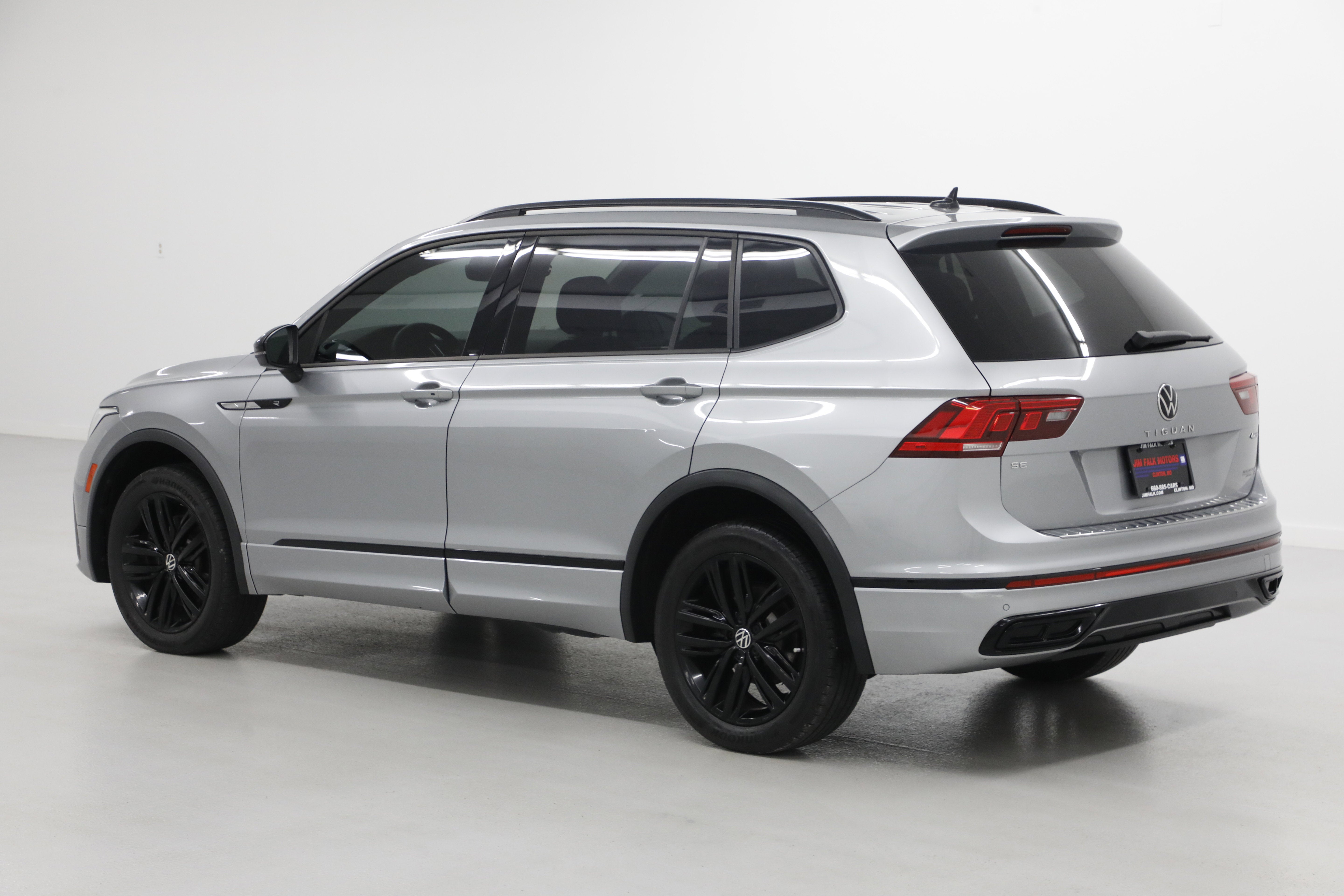 2022 Volkswagen Tiguan SE R-Line Black
