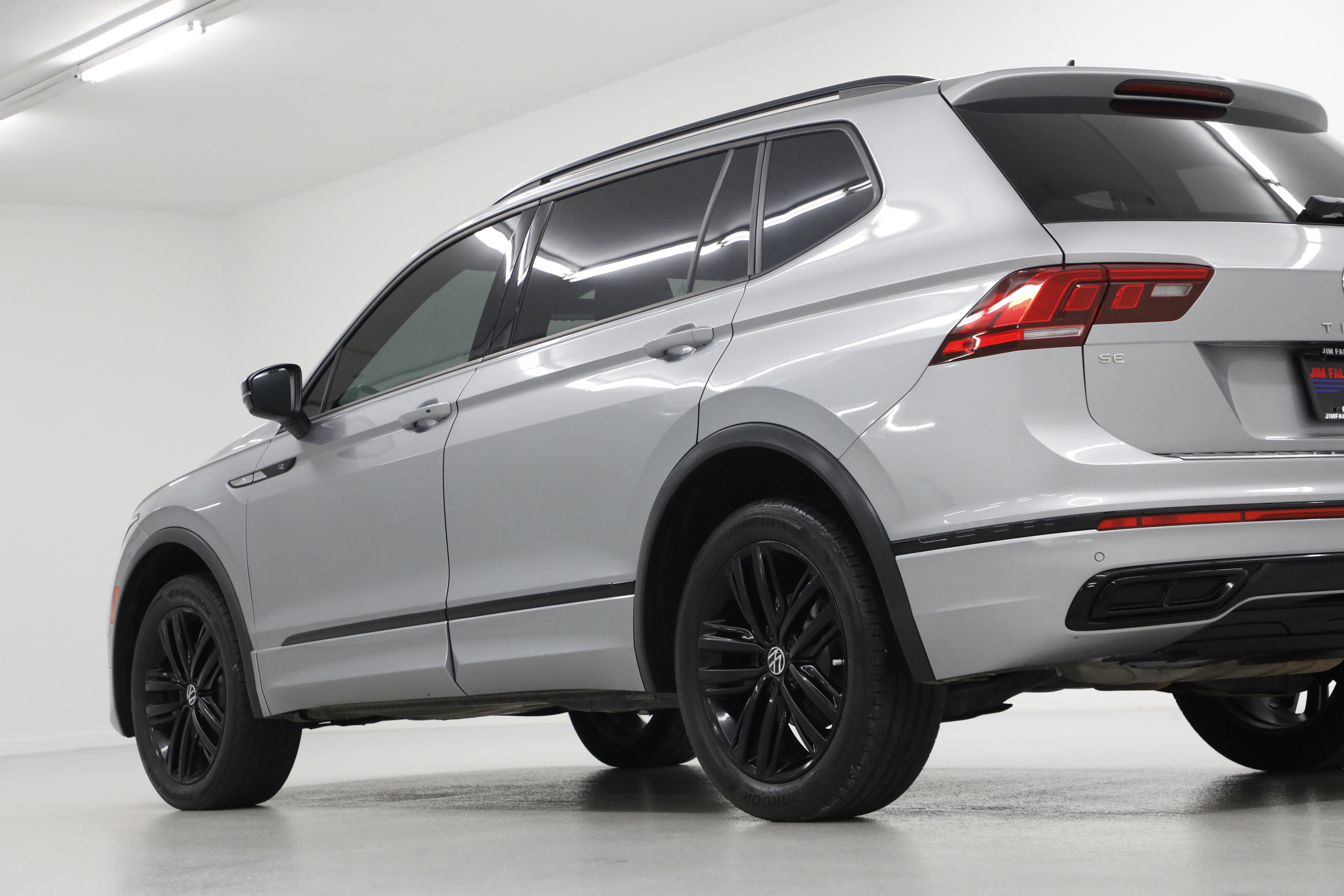2022 Volkswagen Tiguan SE R-Line Black