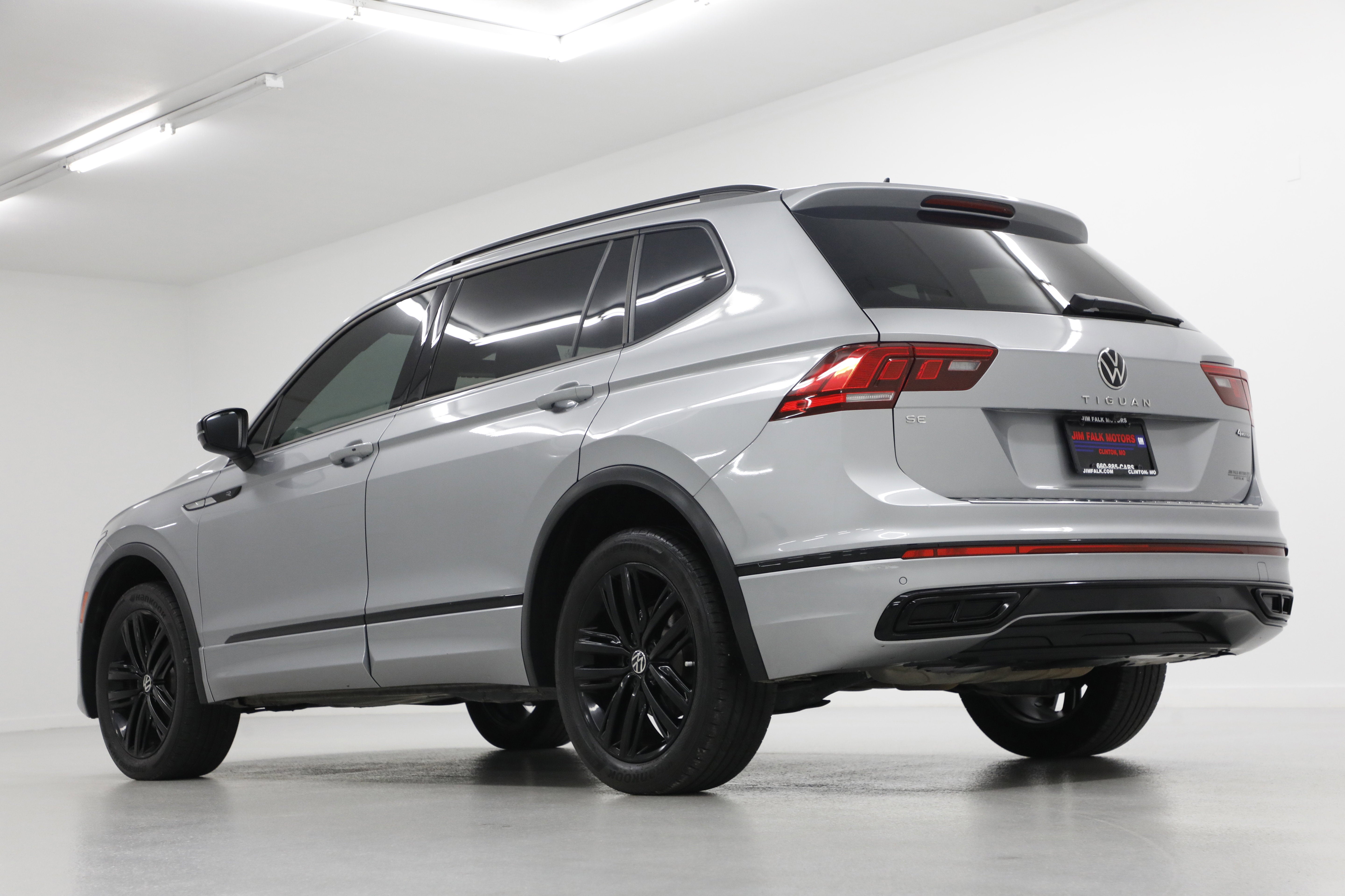 2022 Volkswagen Tiguan SE R-Line Black