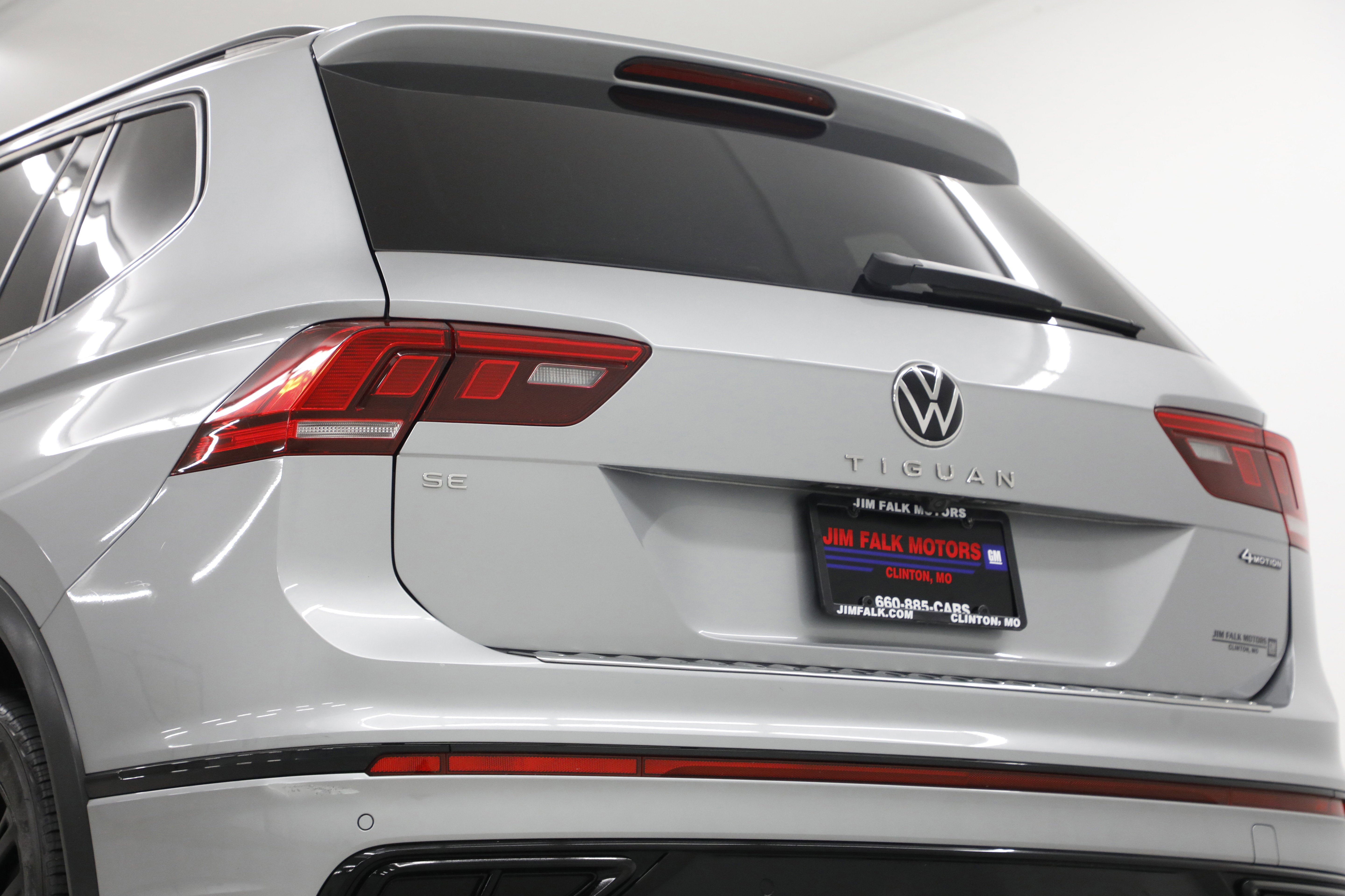 2022 Volkswagen Tiguan SE R-Line Black