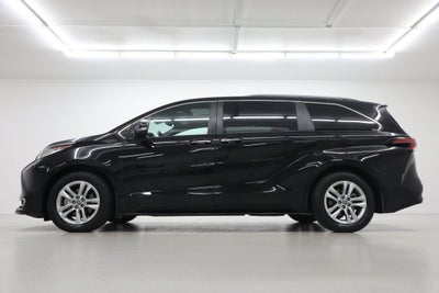 2023 Toyota Sienna Limited