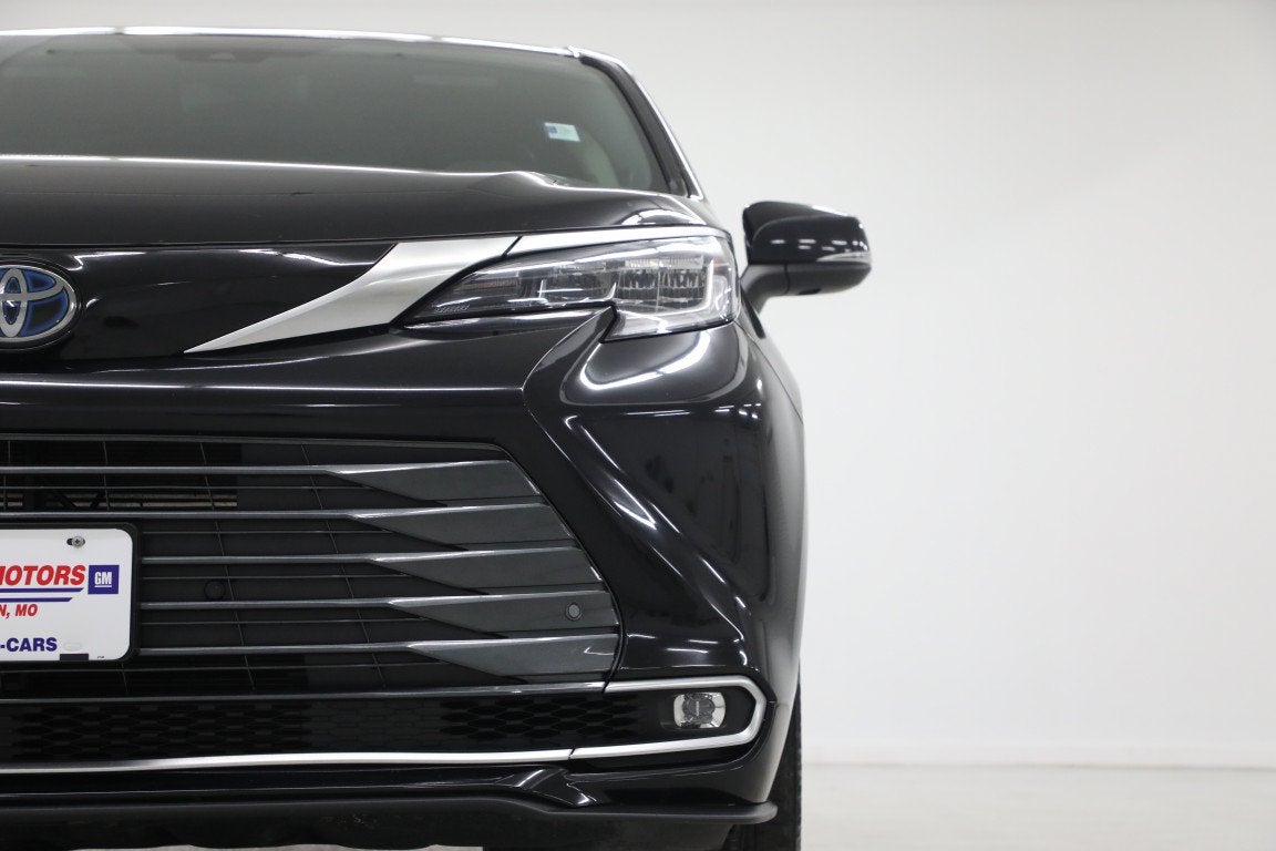 2023 Toyota Sienna Limited